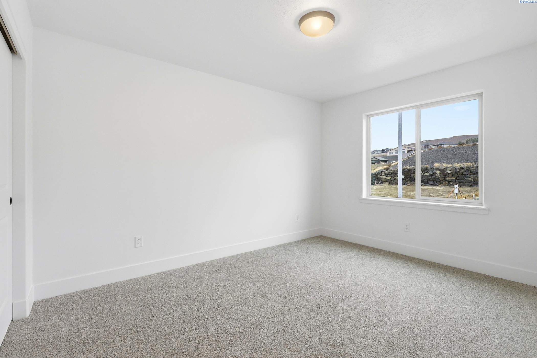 Kennewick, Washington, 99338, United States, 3 Bedrooms Bedrooms, ,2 BathroomsBathrooms,Residential,For Sale,2000655