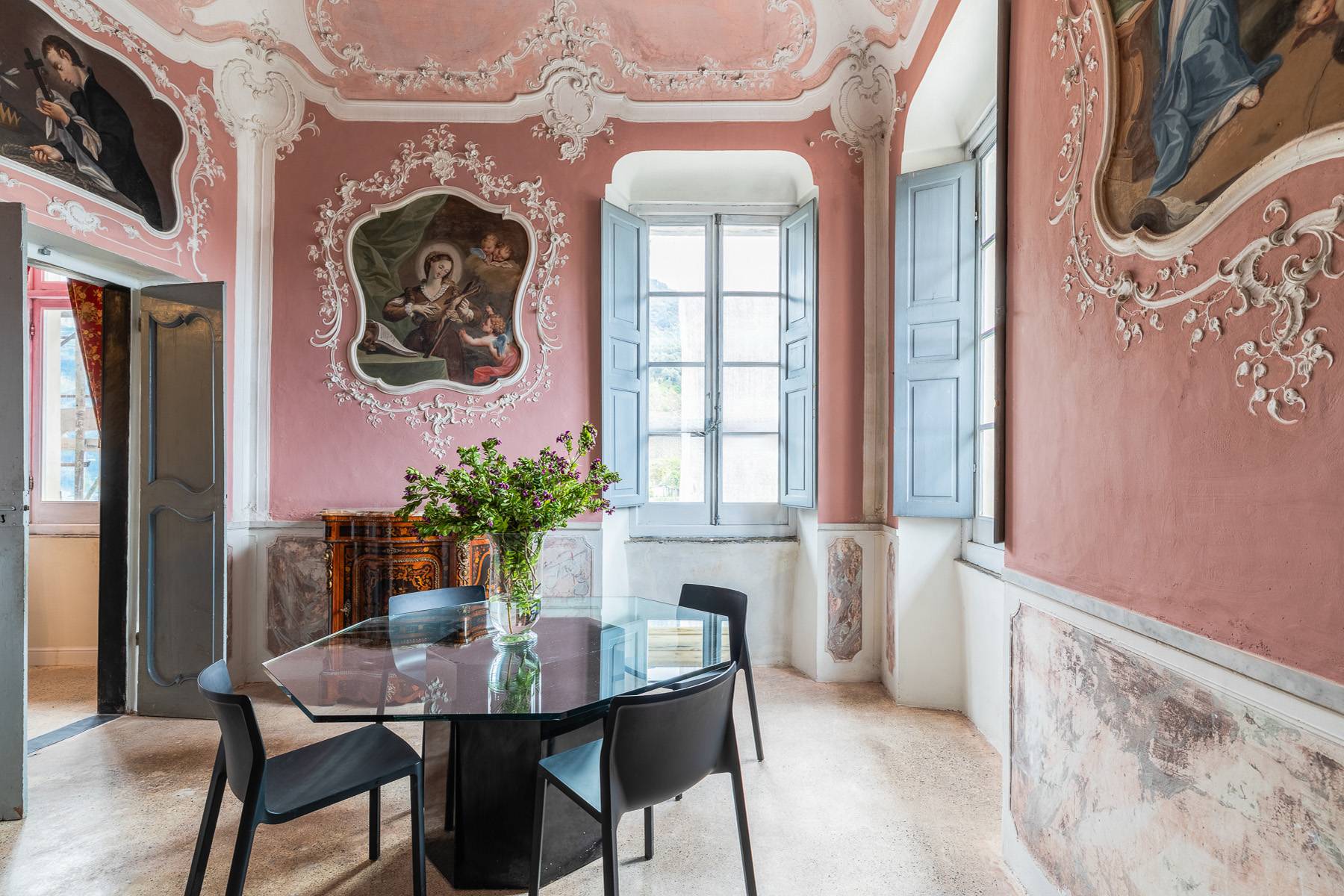 Charming apartment in a splendid historic residence 