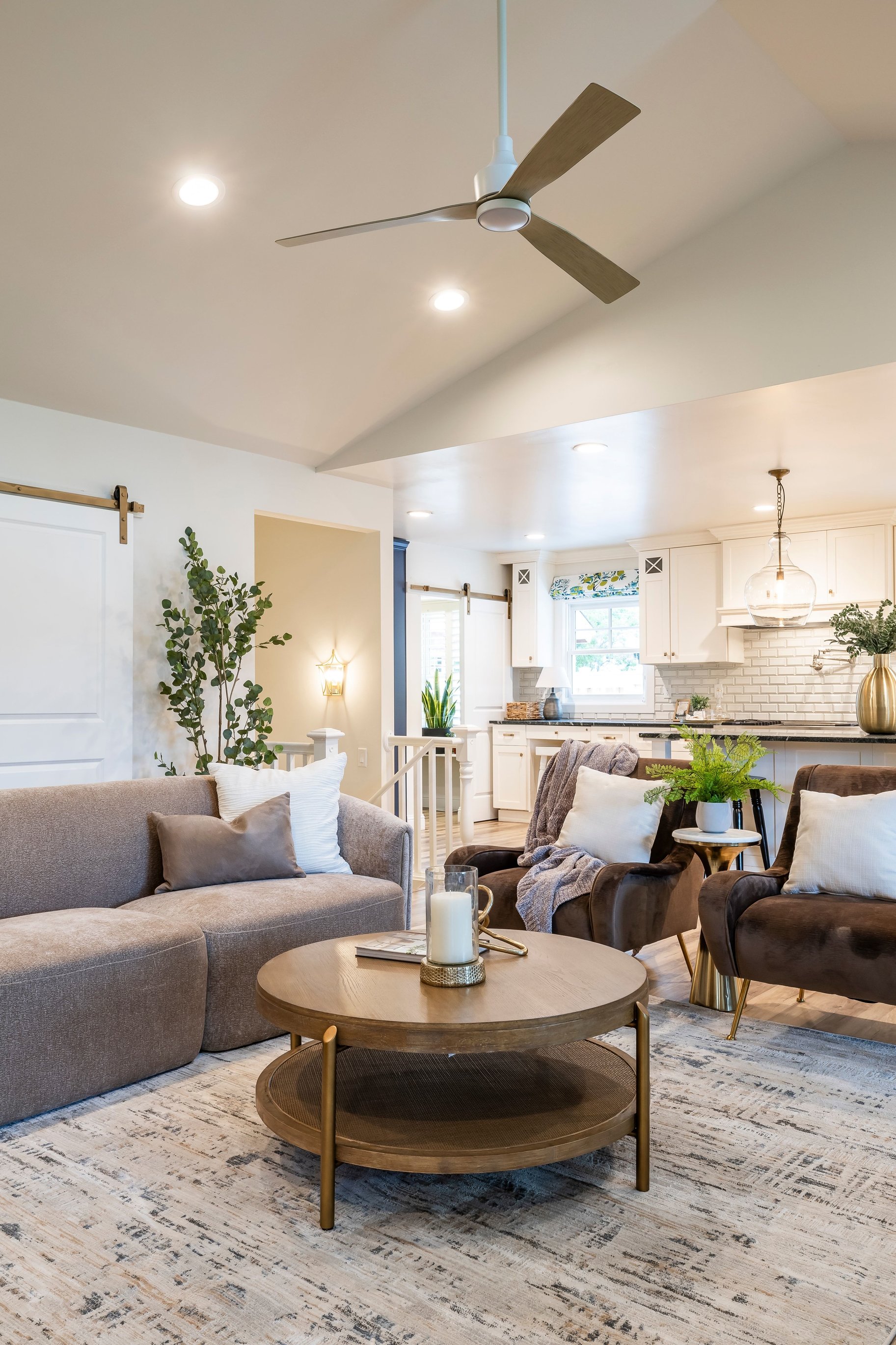  Renovated Country Club Home Designed for Entertaining and Everyday Living - 物件實景
