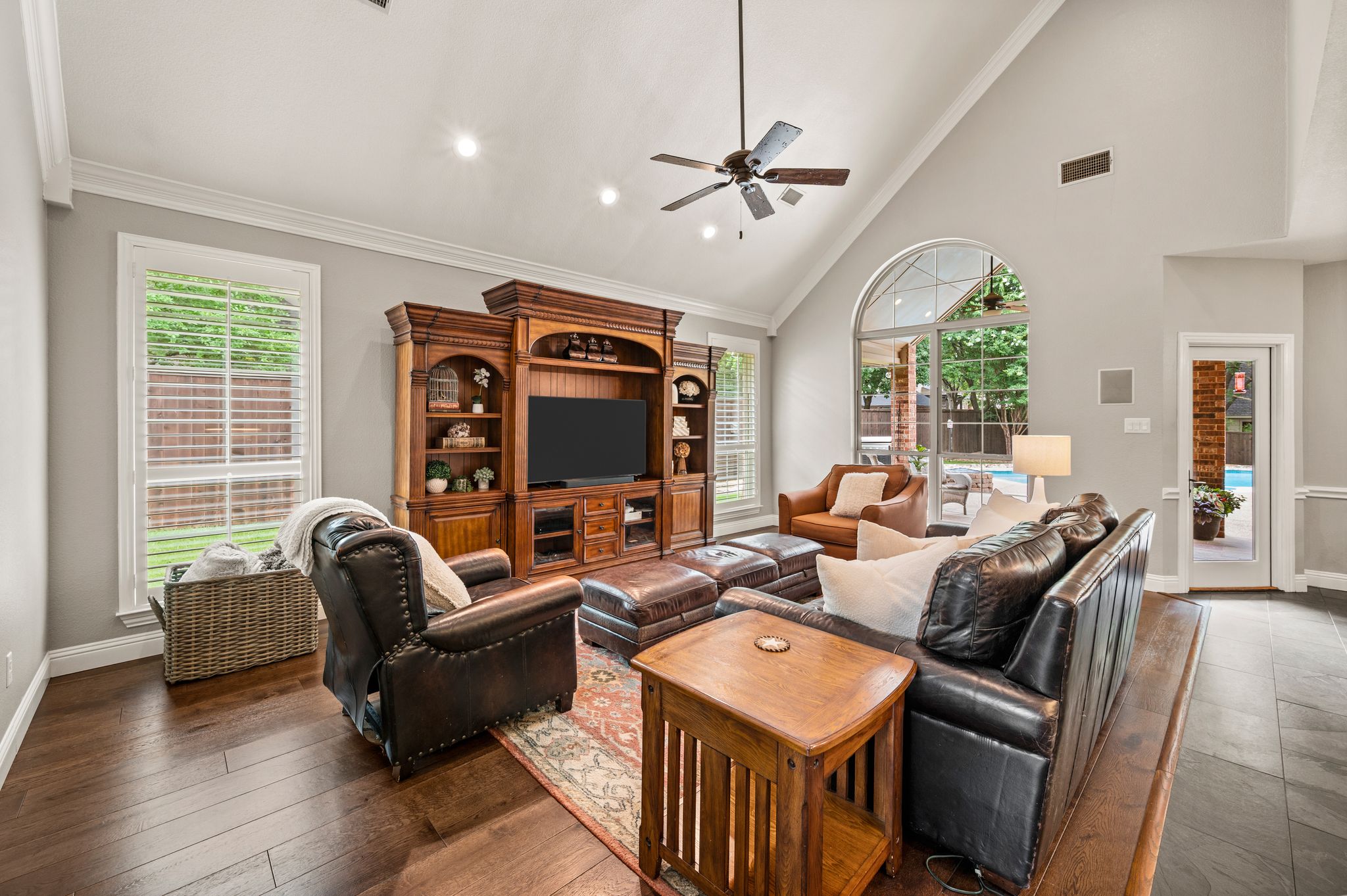  Timeless Elegance on Nearly Half an Acre in Prestigious Southlake Hills - 物件實景