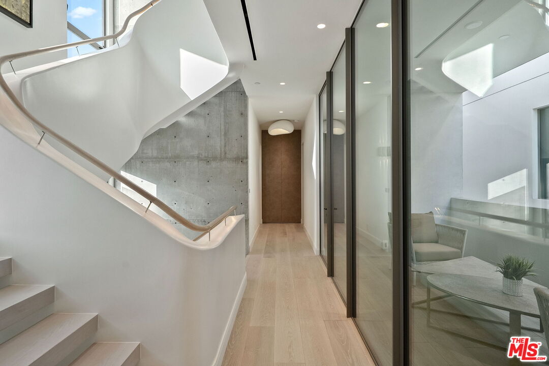 Santa Monica, California, 90403, United States, 7 Bedrooms Bedrooms, ,9 BathroomsBathrooms,Residential,For Sale,1955538