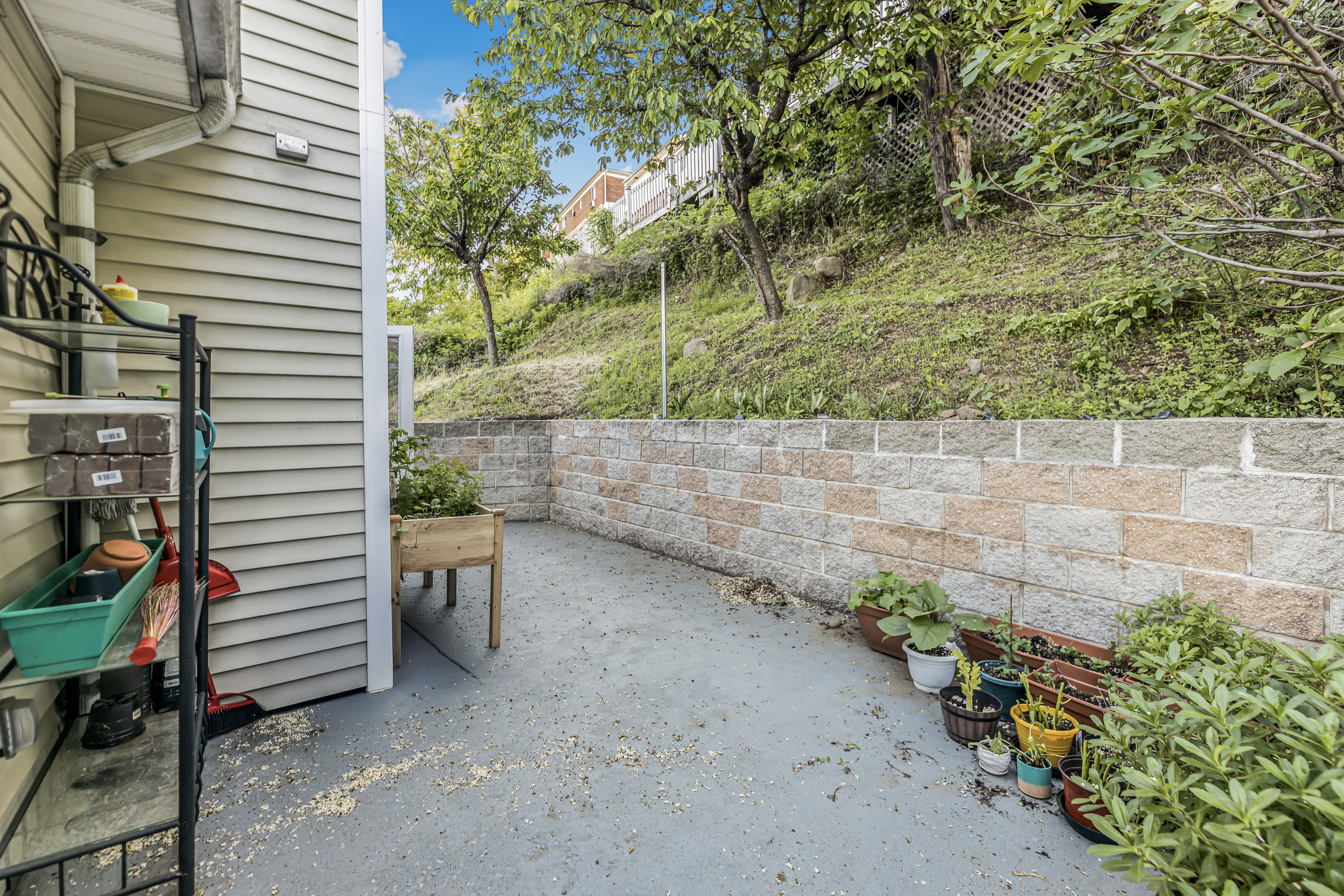 Yonkers, New York, 10703, United States, 4 Bedrooms Bedrooms, ,2 BathroomsBathrooms,Residential,For Sale,1825129
