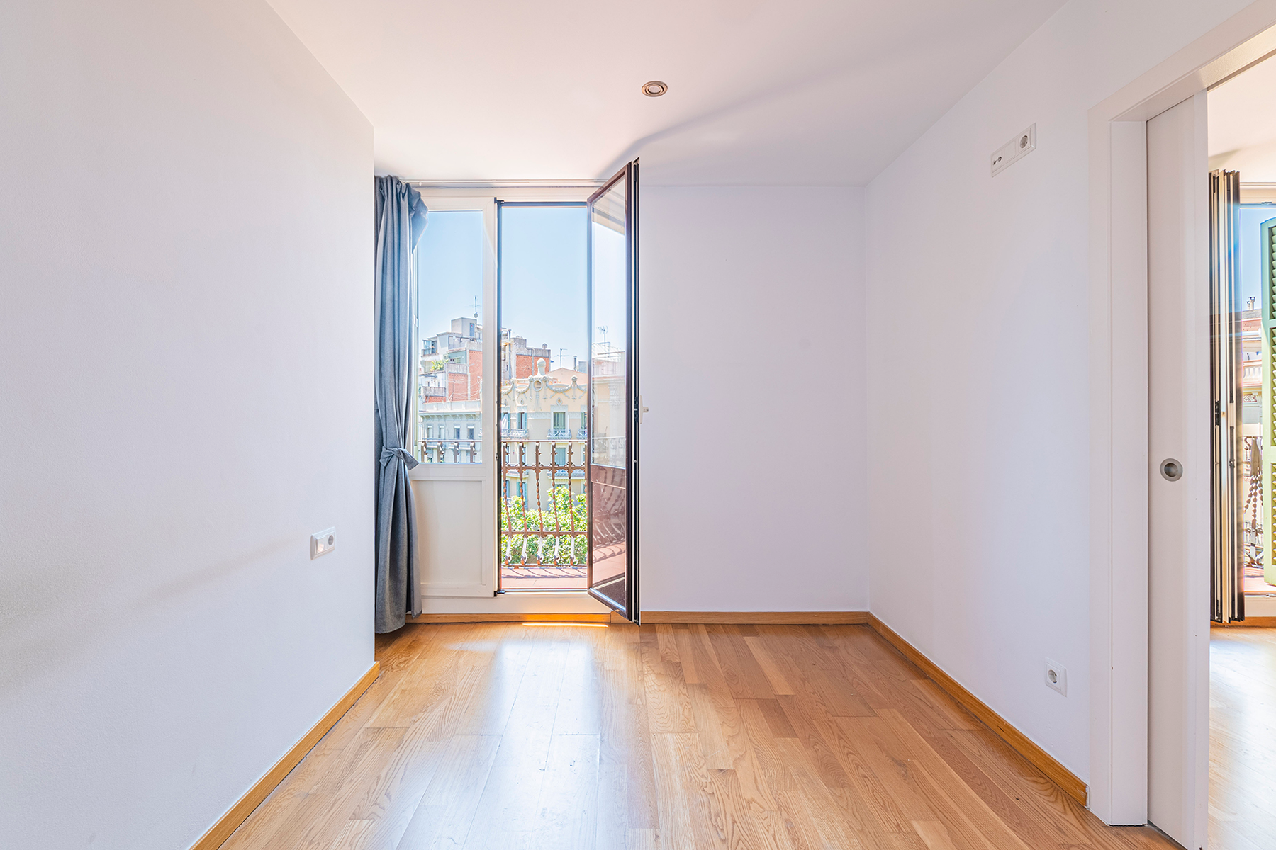  Bright apartment on high floor with private terrace in Eixample - 物件實景