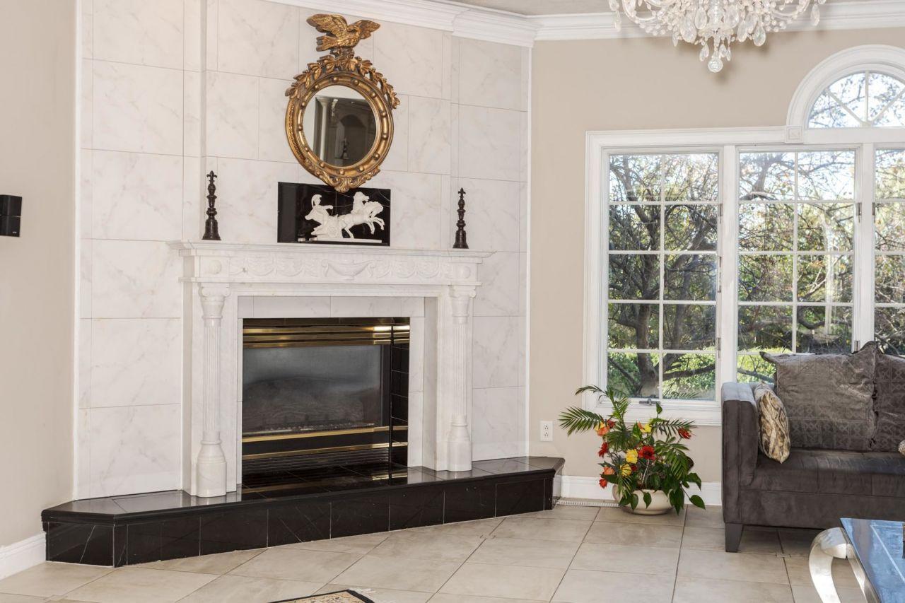 Bloomington, Illinois, 61704, United States, 6 Bedrooms Bedrooms, ,5 BathroomsBathrooms,Residential,For Sale,1793888