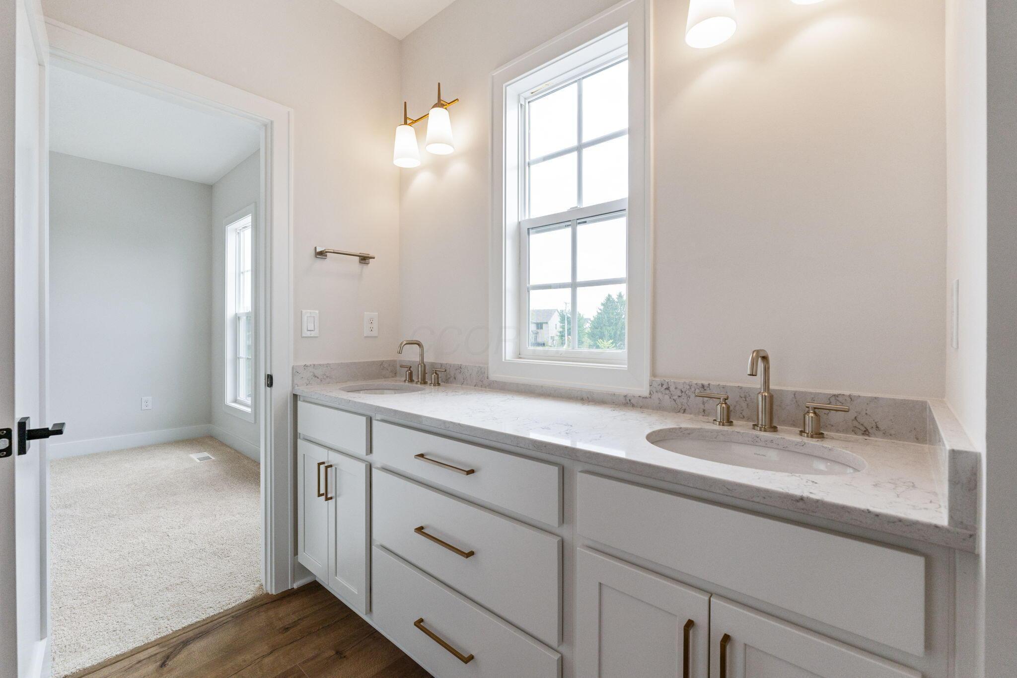 Lewis Center, Ohio, 43035, United States, 5 Bedrooms Bedrooms, ,5 BathroomsBathrooms,Residential,For Sale,1901790