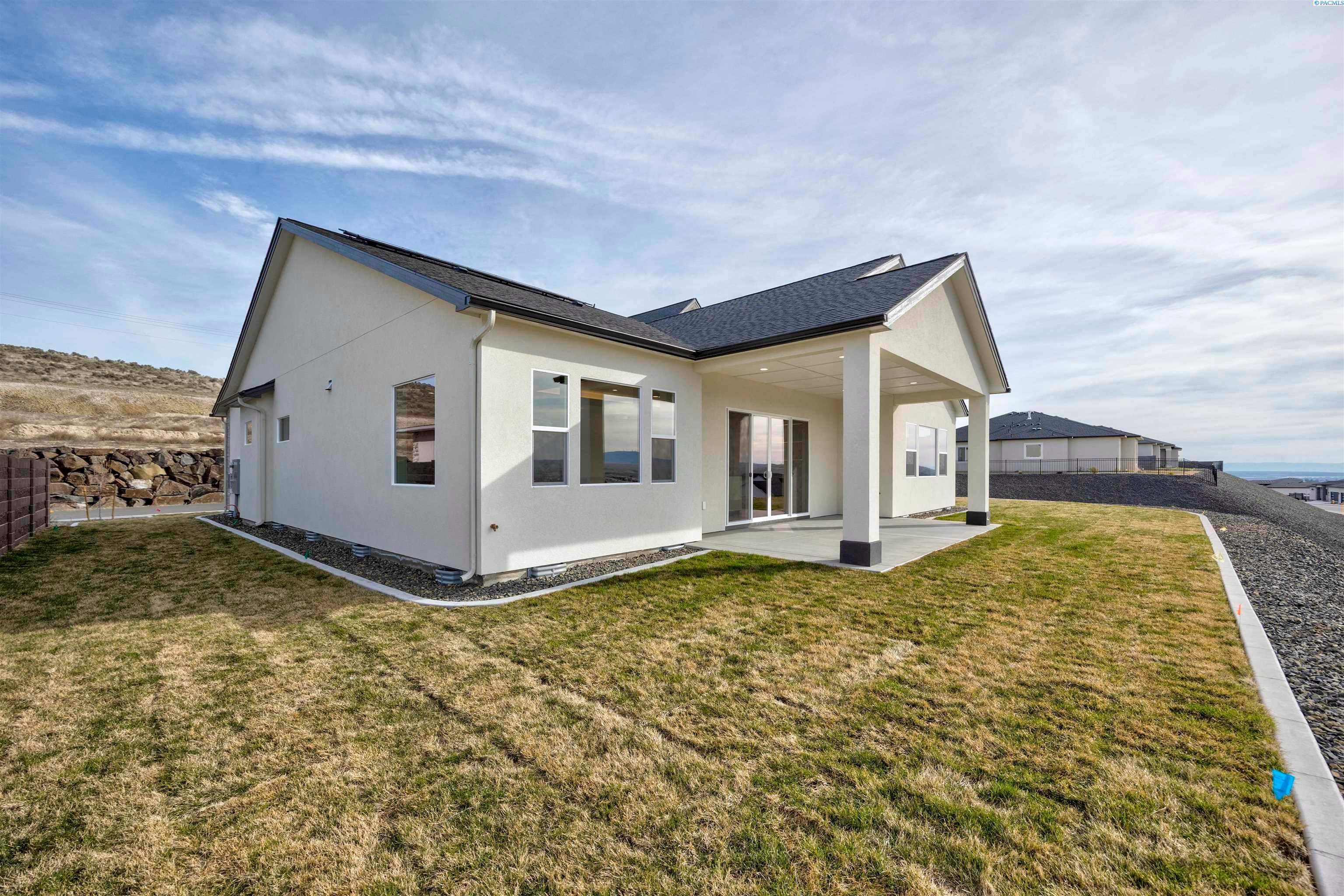 Kennewick, Washington, 99338, United States, 4 Bedrooms Bedrooms, ,4 BathroomsBathrooms,Residential,For Sale,2023232
