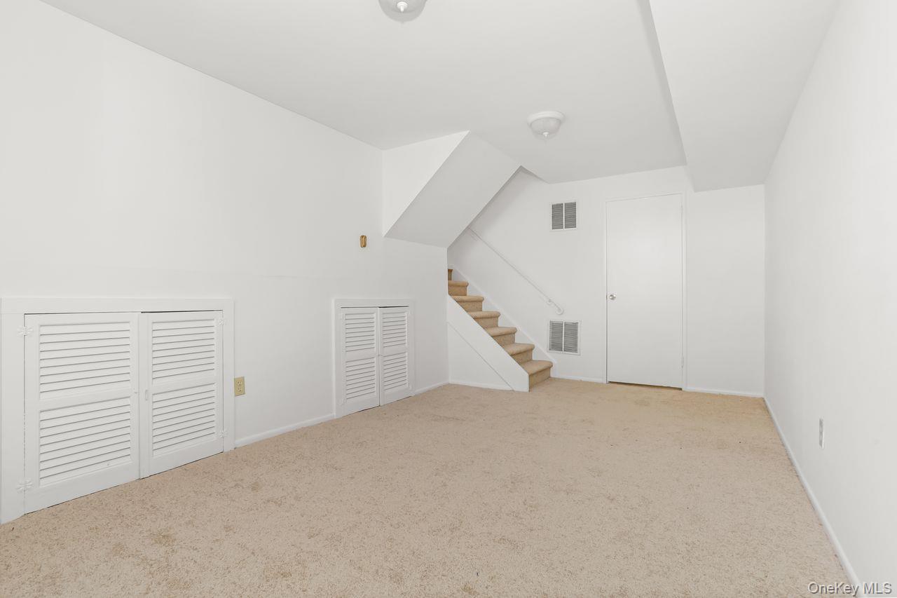 Yonkers, New York, 10710, United States, 4 Bedrooms Bedrooms, ,2 BathroomsBathrooms,Residential,For Sale,1991098