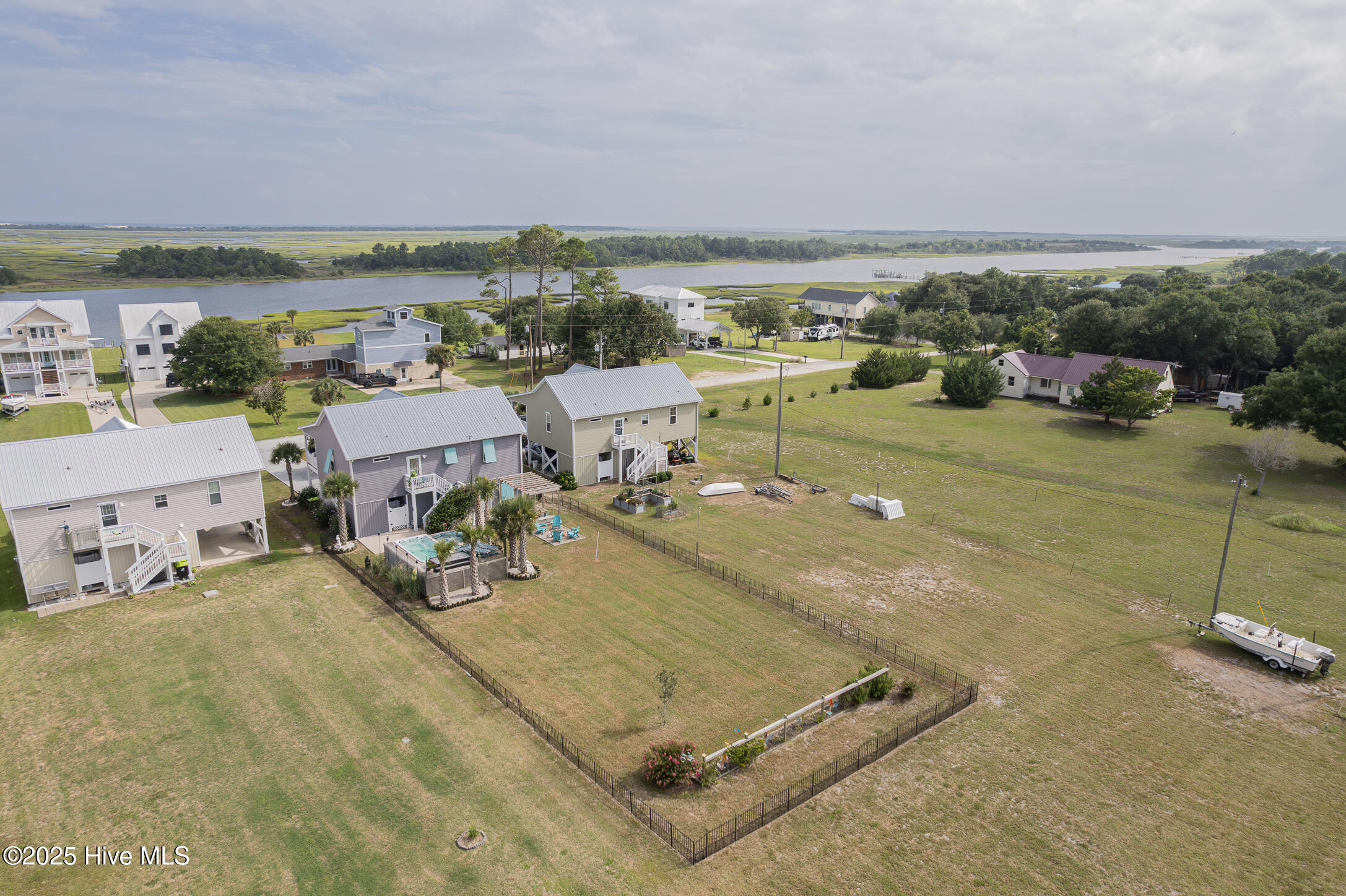 Hubert, North Carolina, 28539, United States, 4 Bedrooms Bedrooms, ,3 BathroomsBathrooms,Residential,For Sale,1974043