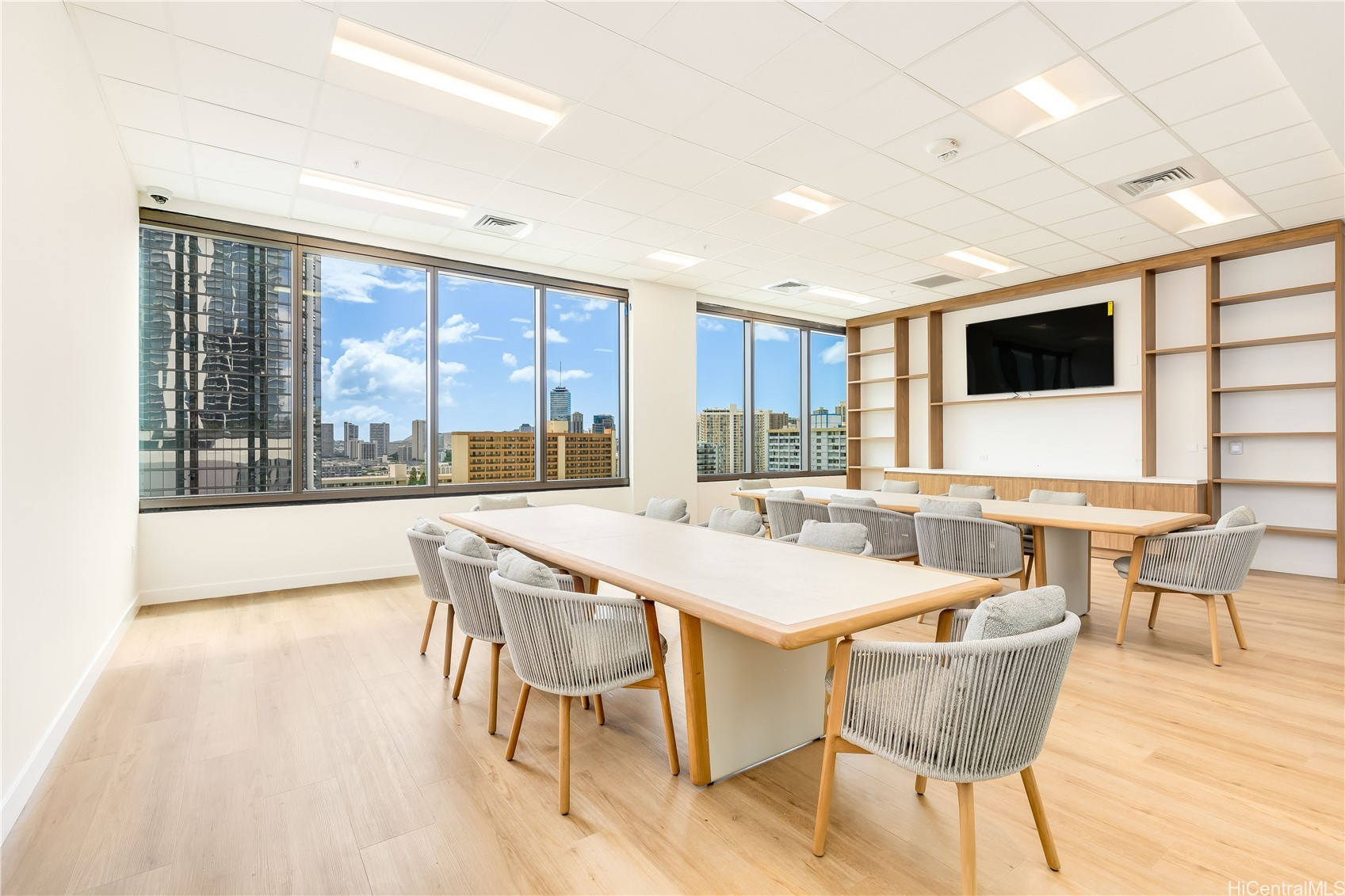 Honolulu, Hawaii, 96814, United States, 2 Bedrooms Bedrooms, ,2 BathroomsBathrooms,Residential,For Sale,1960567