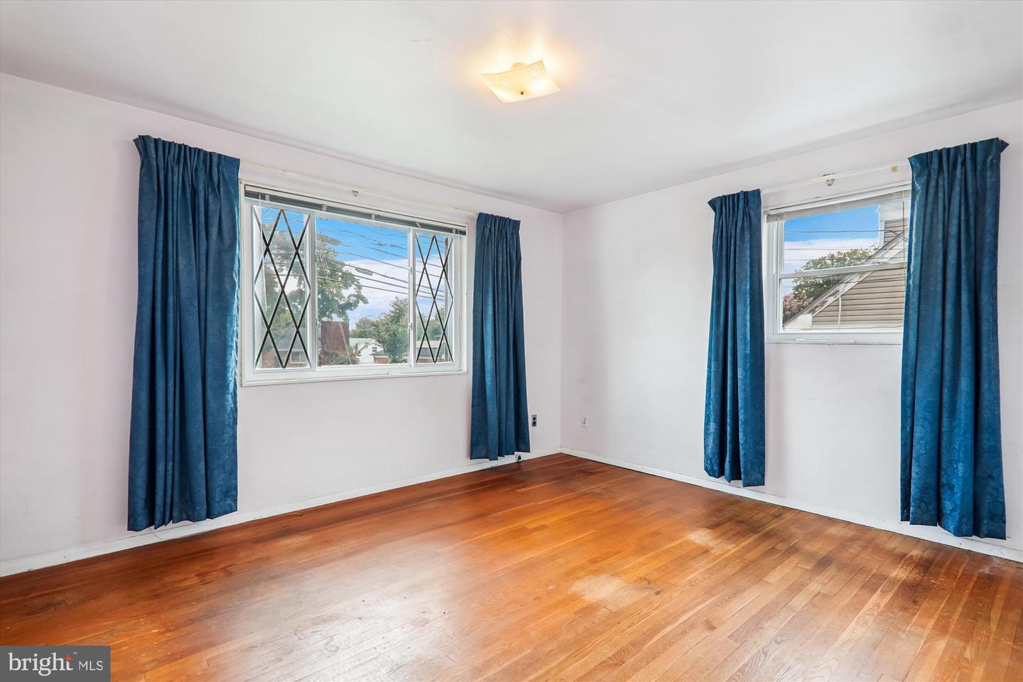 Silver Spring, Maryland, 20903, United States, 4 Bedrooms Bedrooms, ,2 BathroomsBathrooms,Residential,For Sale,1919736