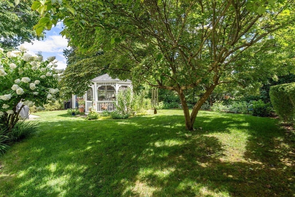 Holyoke, Massachusetts, 01040, United States, 4 Bedrooms Bedrooms, ,2 BathroomsBathrooms,Residential,For Sale,1939451