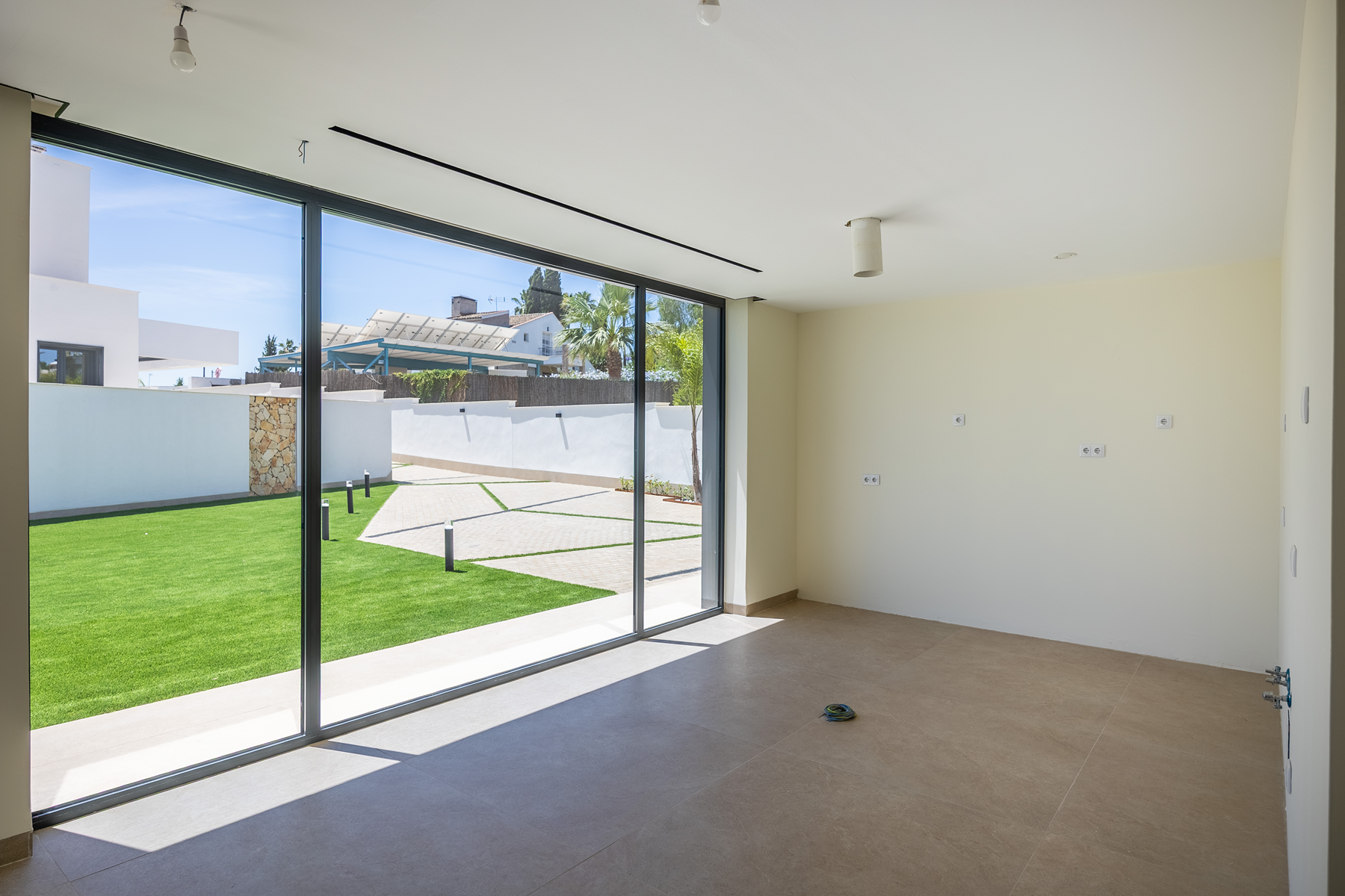  Detached villa with pool in private development in Tomares - 物件實景
