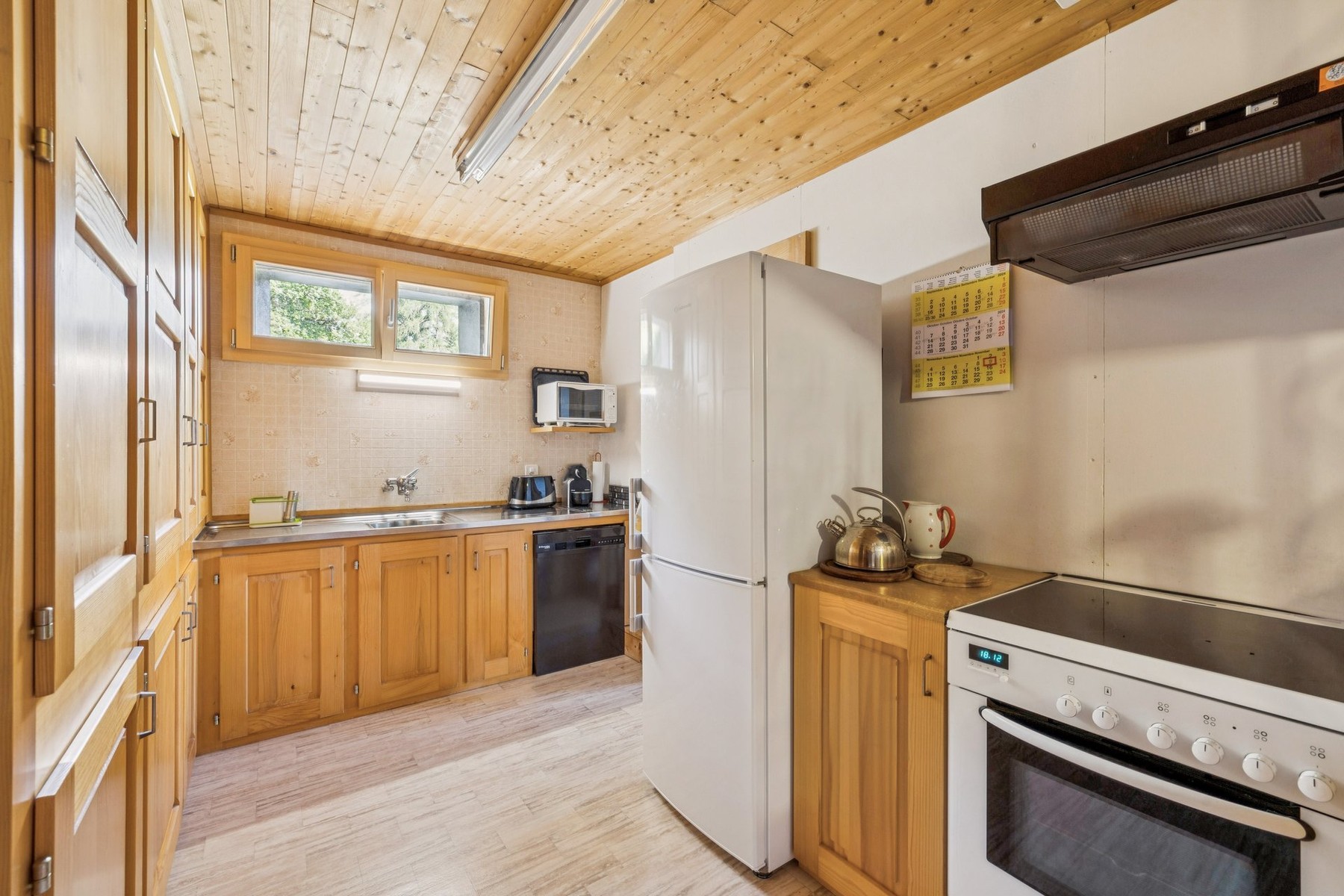  Traditional chalet in need of renovation in Gryon, with a view and a large garde - 物件實景