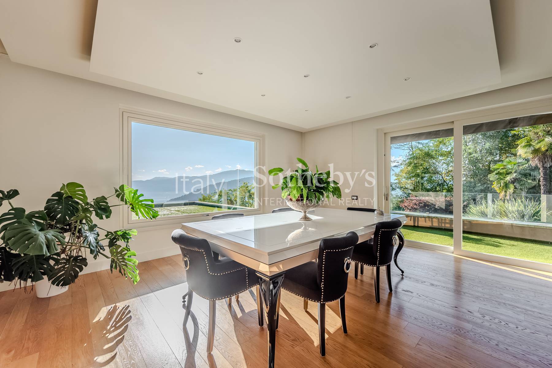  Exclusive modern villa with panoramic lake views and spa - 物件實景