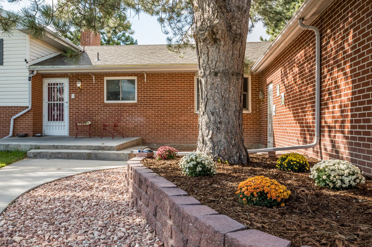 Cheyenne, Wyoming, 82009, United States, 3 Bedrooms Bedrooms, ,2 BathroomsBathrooms,Residential,For Sale,1976817