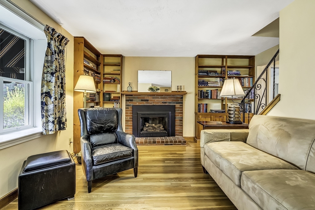 Wayland, Massachusetts, 01778, United States, 3 Bedrooms Bedrooms, ,2 BathroomsBathrooms,Residential,For Sale,1847393