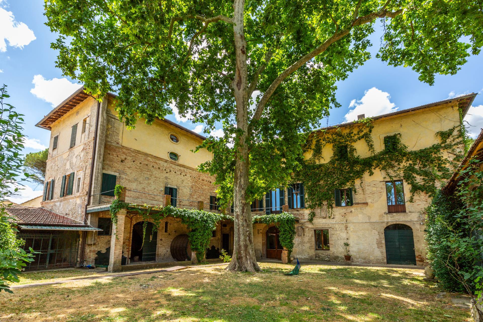 Perugia, Perugia, 06100, IT, 18 Bedrooms Bedrooms, ,5 BathroomsBathrooms,Residential,For Sale,1907420