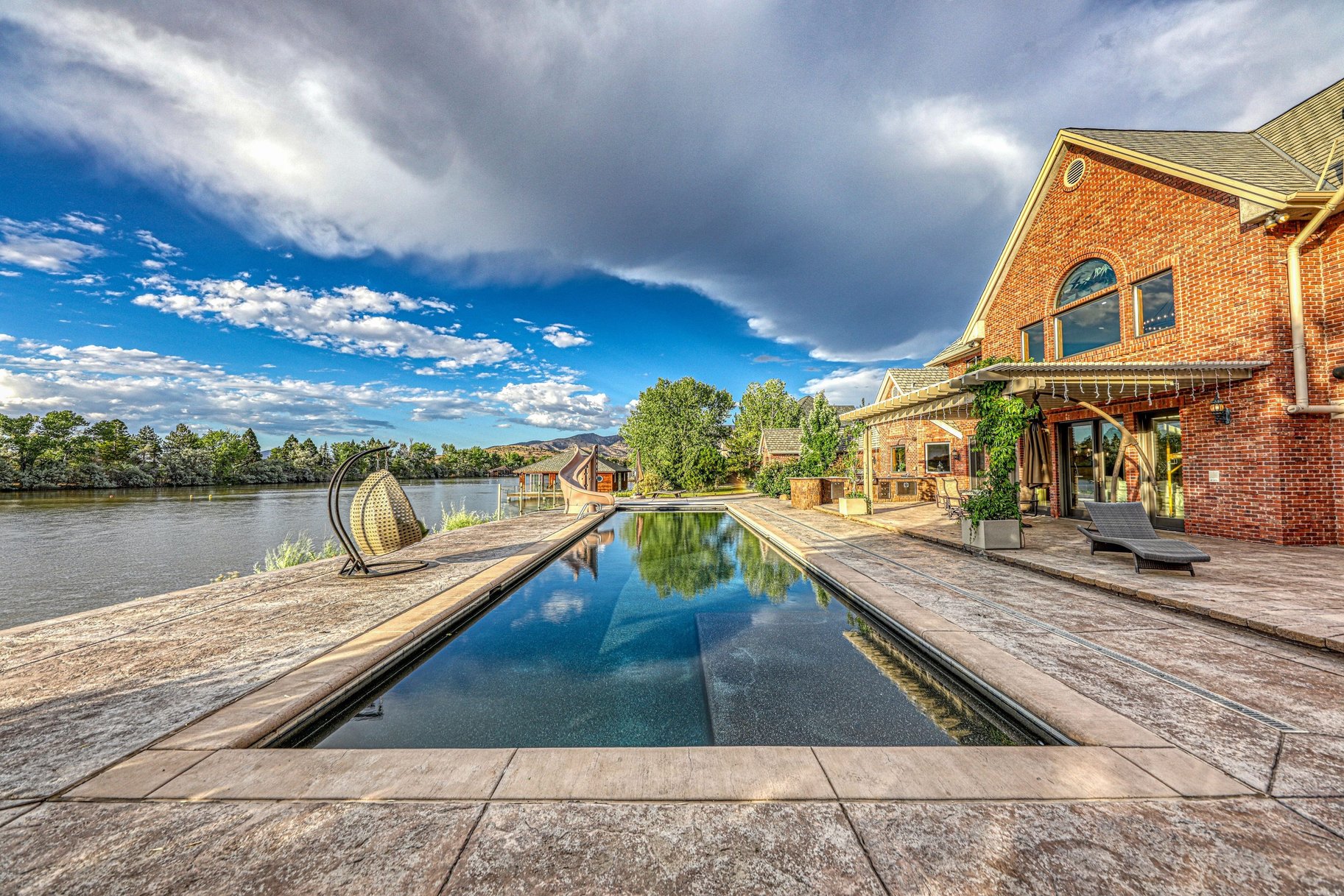  A Rare Lakefront Estate in the Heart of Reno no in One of Northern Nevada