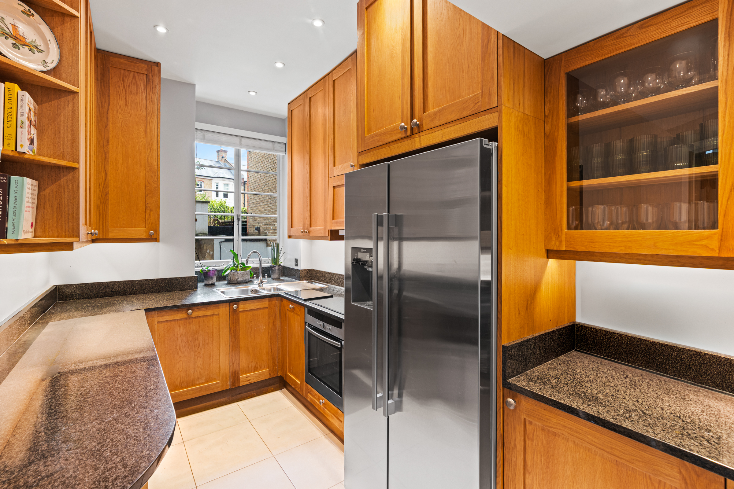  A Raised Ground Floor Apartment on Pont Street - 物件實景