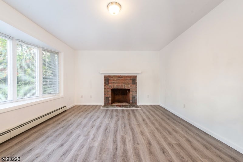 North Haledon Boro, New Jersey, 07508, United States, 5 Bedrooms Bedrooms, ,2 BathroomsBathrooms,Residential,For Sale,1976874