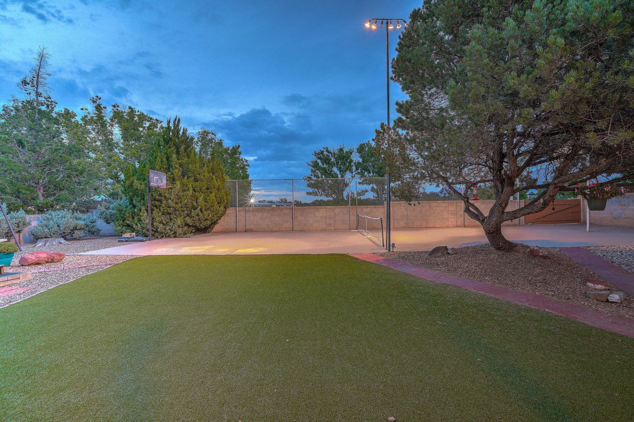Albuquerque, New Mexico, 87109, United States, 4 Bedrooms Bedrooms, ,3 BathroomsBathrooms,Residential,For Sale,1940496