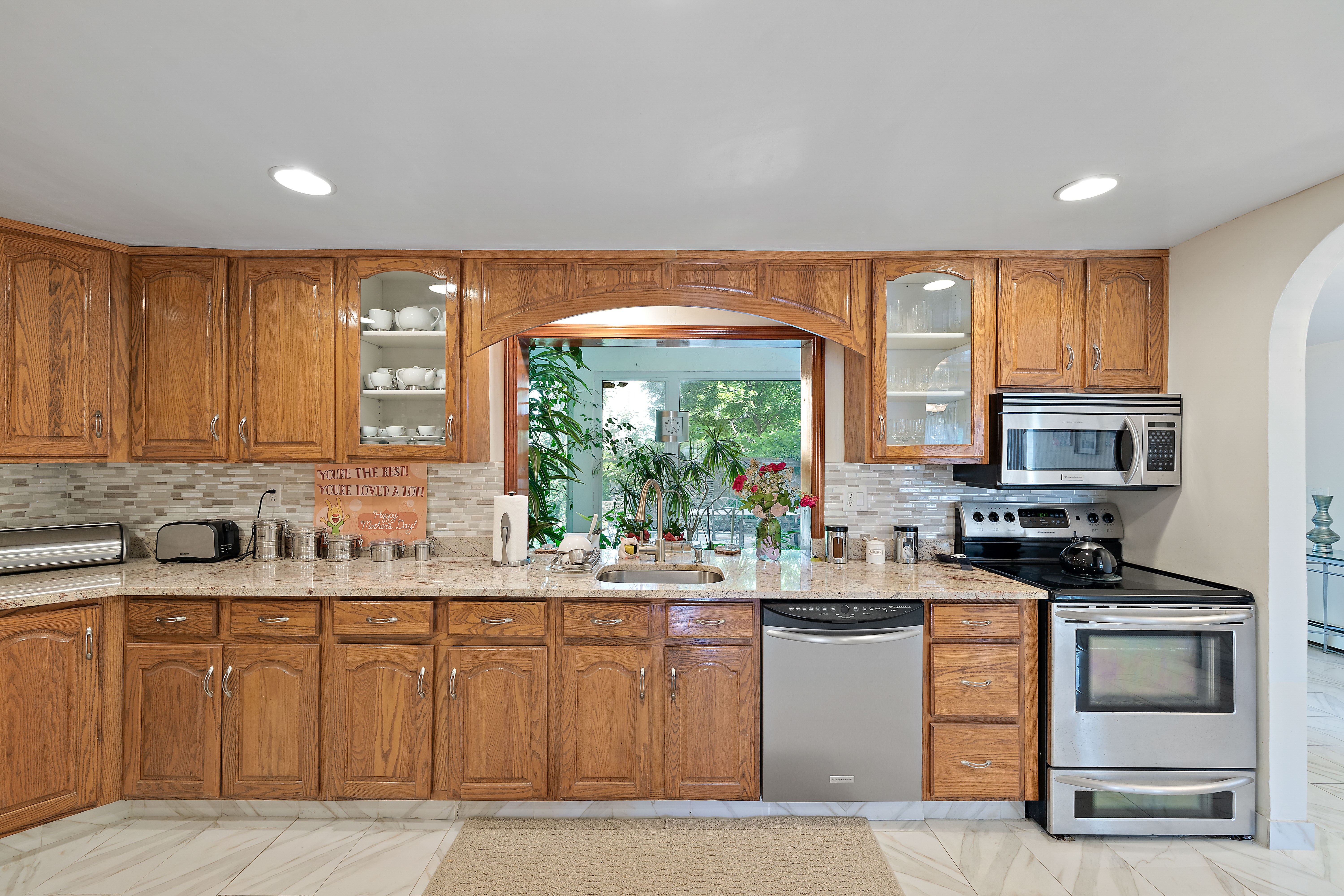 Hull, Massachusetts, 02045, United States, 4 Bedrooms Bedrooms, ,3 BathroomsBathrooms,Residential,For Sale,1870933