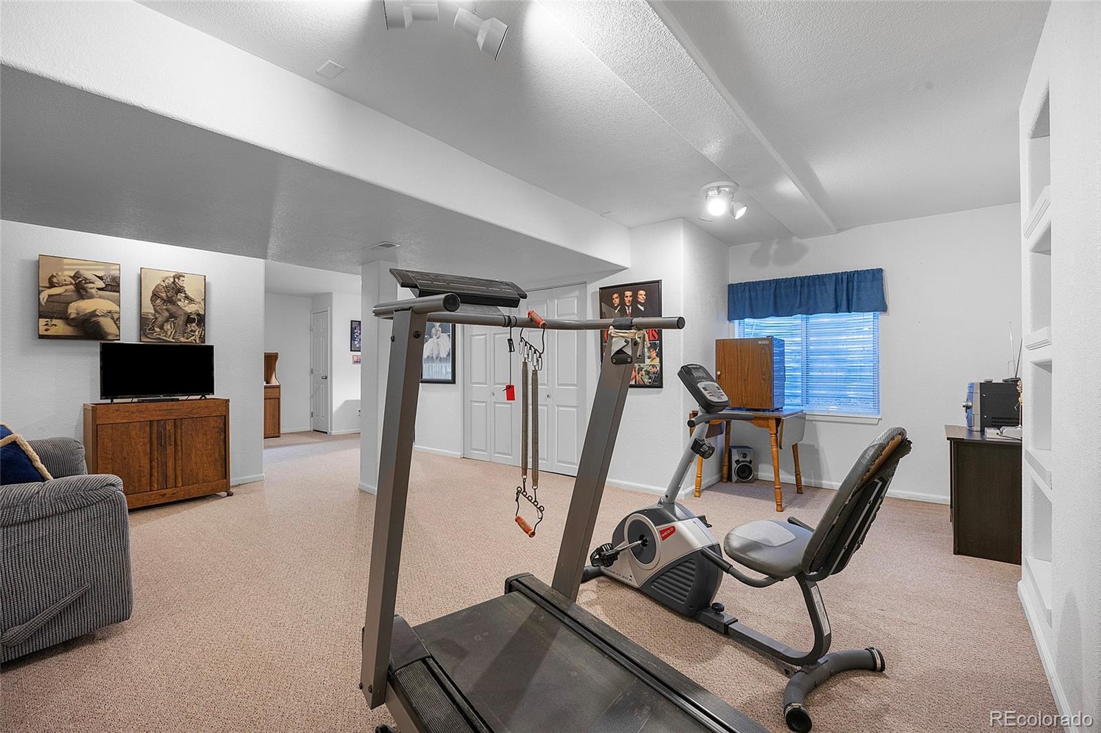 Centennial, Colorado, 80015, United States, 4 Bedrooms Bedrooms, ,3 BathroomsBathrooms,Residential,For Sale,1902637