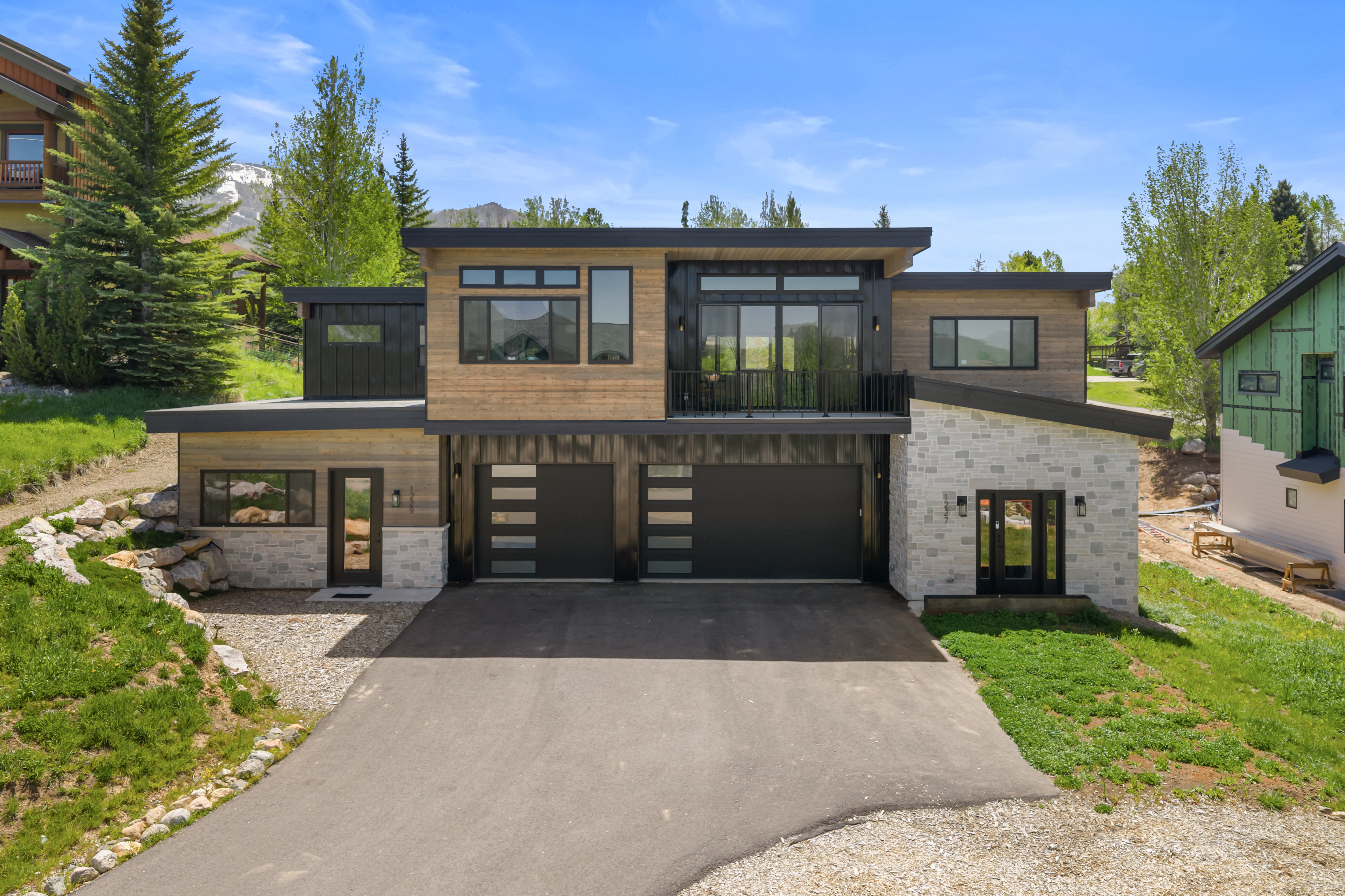  MODERN FISH CREEK AREA HOME - 物件實景
