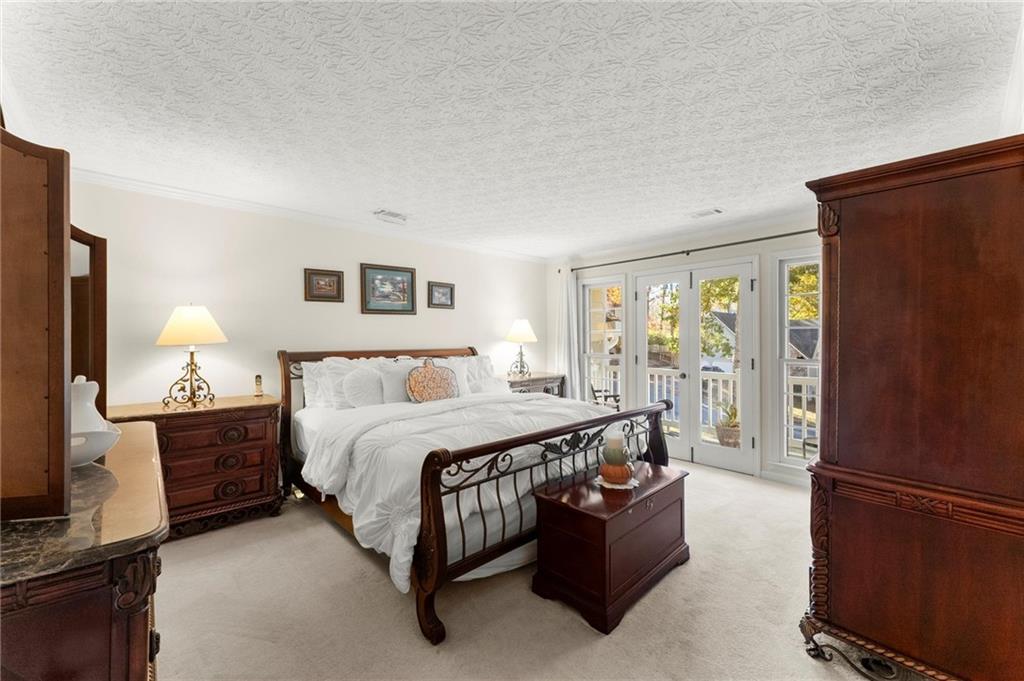 Roswell, Georgia, 30075, United States, 5 Bedrooms Bedrooms, ,4 BathroomsBathrooms,Residential,For Sale,1990755