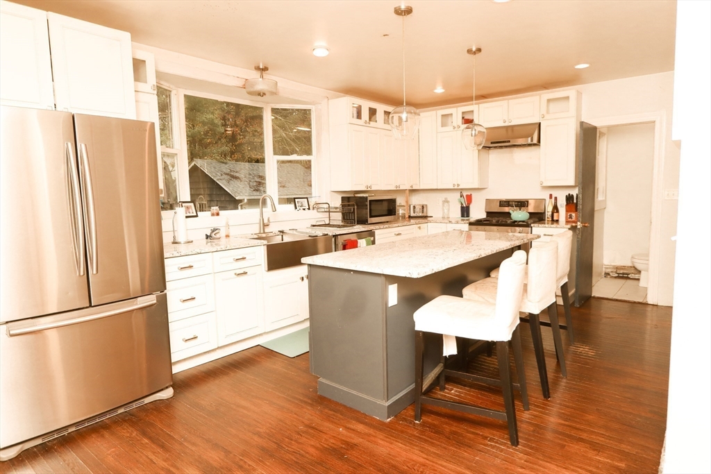 Brockton, Massachusetts, 02301, United States, 3 Bedrooms Bedrooms, ,2 BathroomsBathrooms,Residential,For Sale,1955678