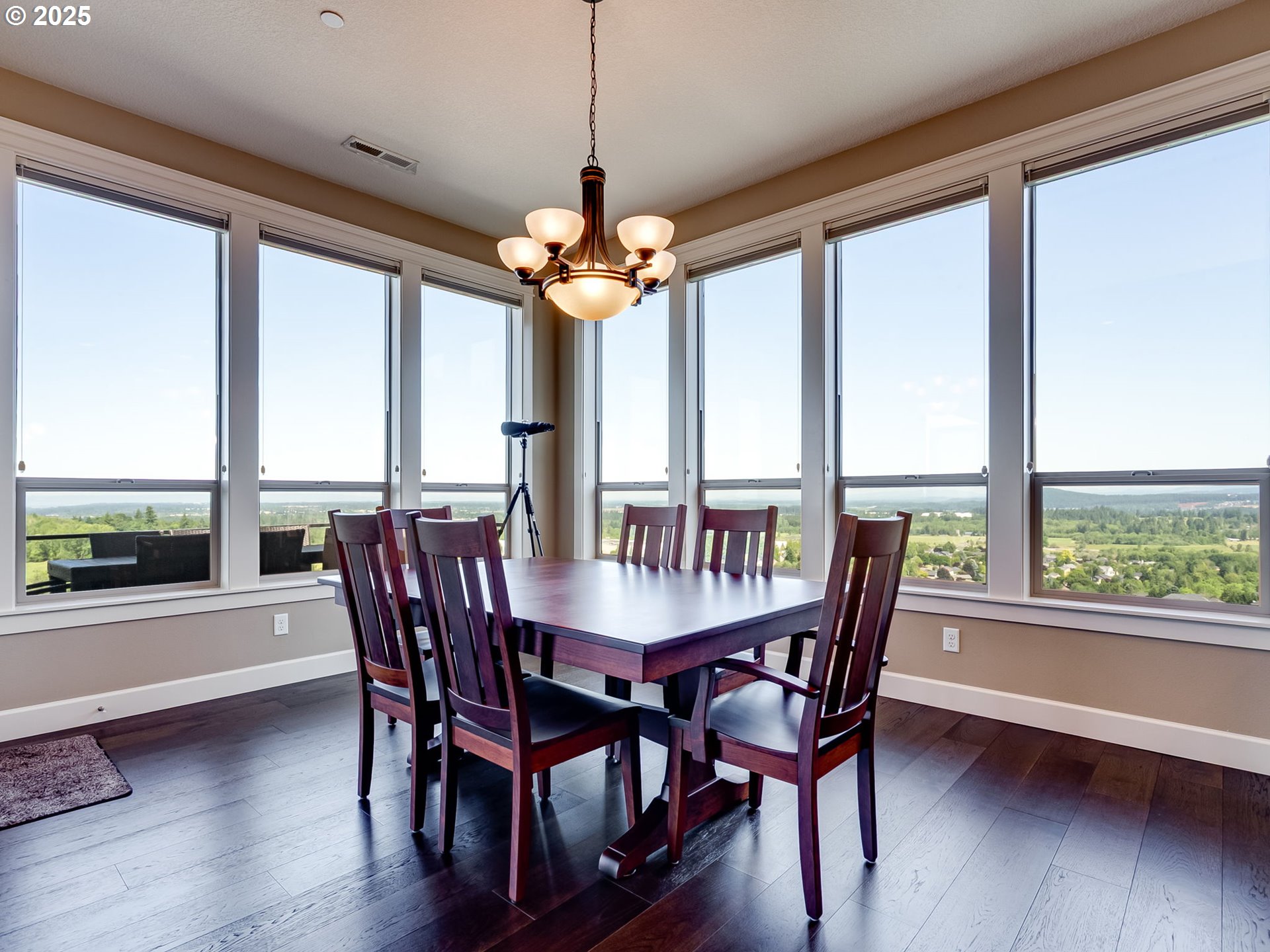 Camas, Washington, 98607, United States, 4 Bedrooms Bedrooms, ,4 BathroomsBathrooms,Residential,For Sale,1837828