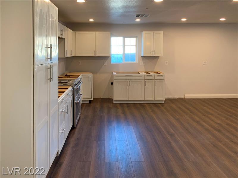 Las Vegas, Nevada, 89122, United States, 5 Bedrooms Bedrooms, ,4 BathroomsBathrooms,Residential,For Sale,2008777