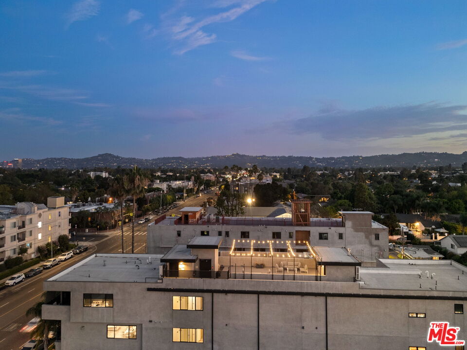 Valley Village, California, 91607, United States, 25 Bedrooms Bedrooms, ,Residential,For Sale,1932634