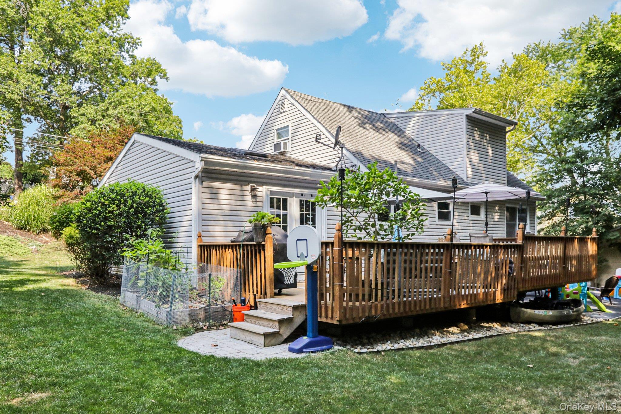 Garnerville, New York, 10923, United States, 4 Bedrooms Bedrooms, ,2 BathroomsBathrooms,Residential,For Sale,1974651