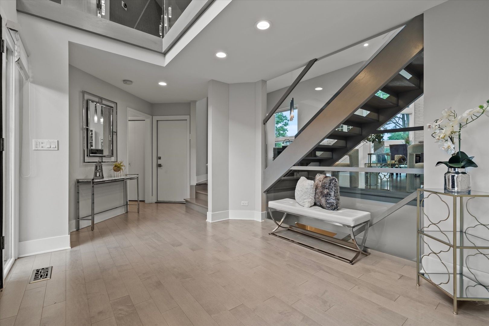 Oak Brook, Illinois, 60523, United States, 5 Bedrooms Bedrooms, ,6 BathroomsBathrooms,Residential,For Sale,1903537