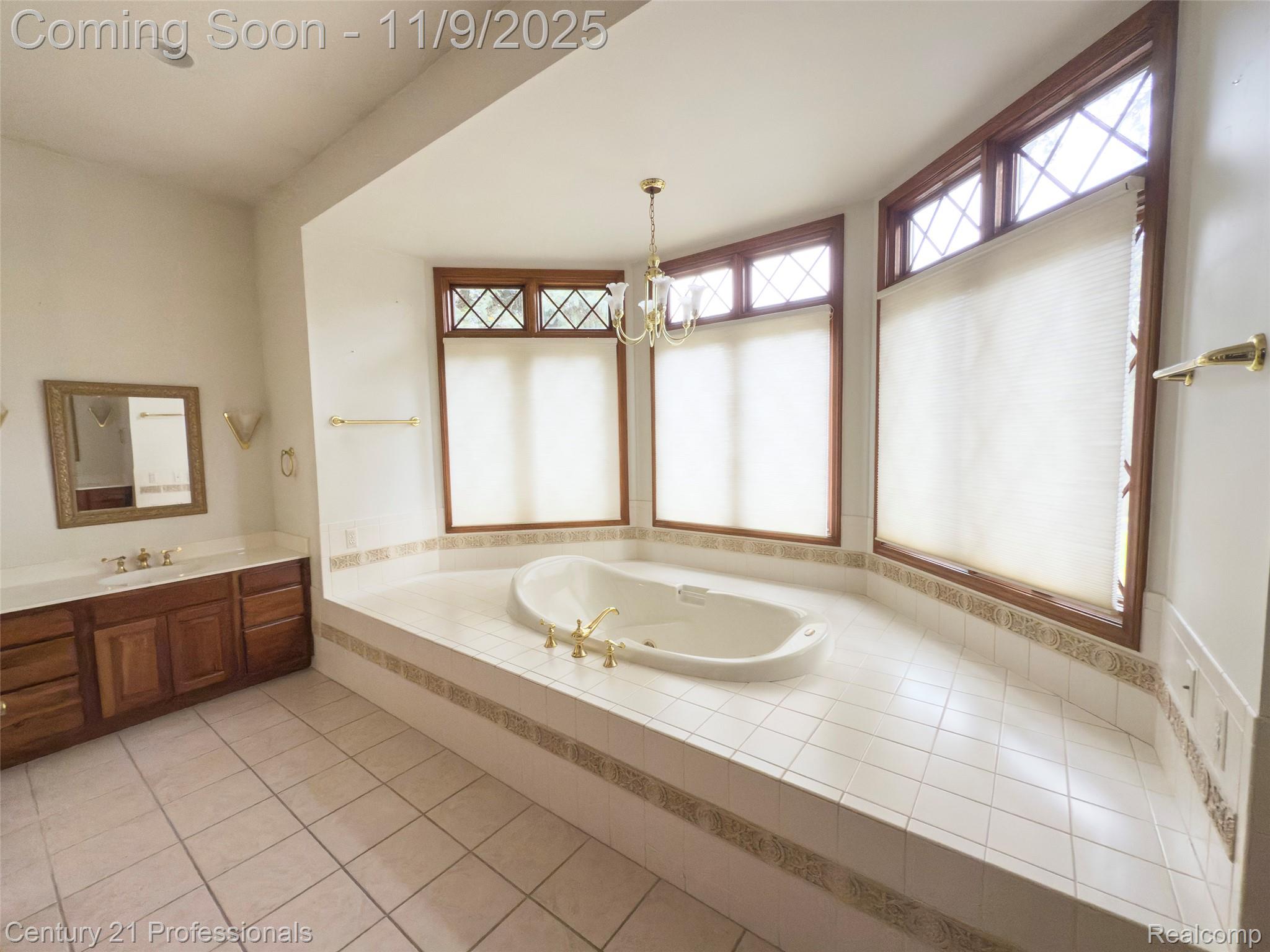 Rochester, Michigan, 48306, United States, 5 Bedrooms Bedrooms, ,6 BathroomsBathrooms,Residential,For Sale,1987117