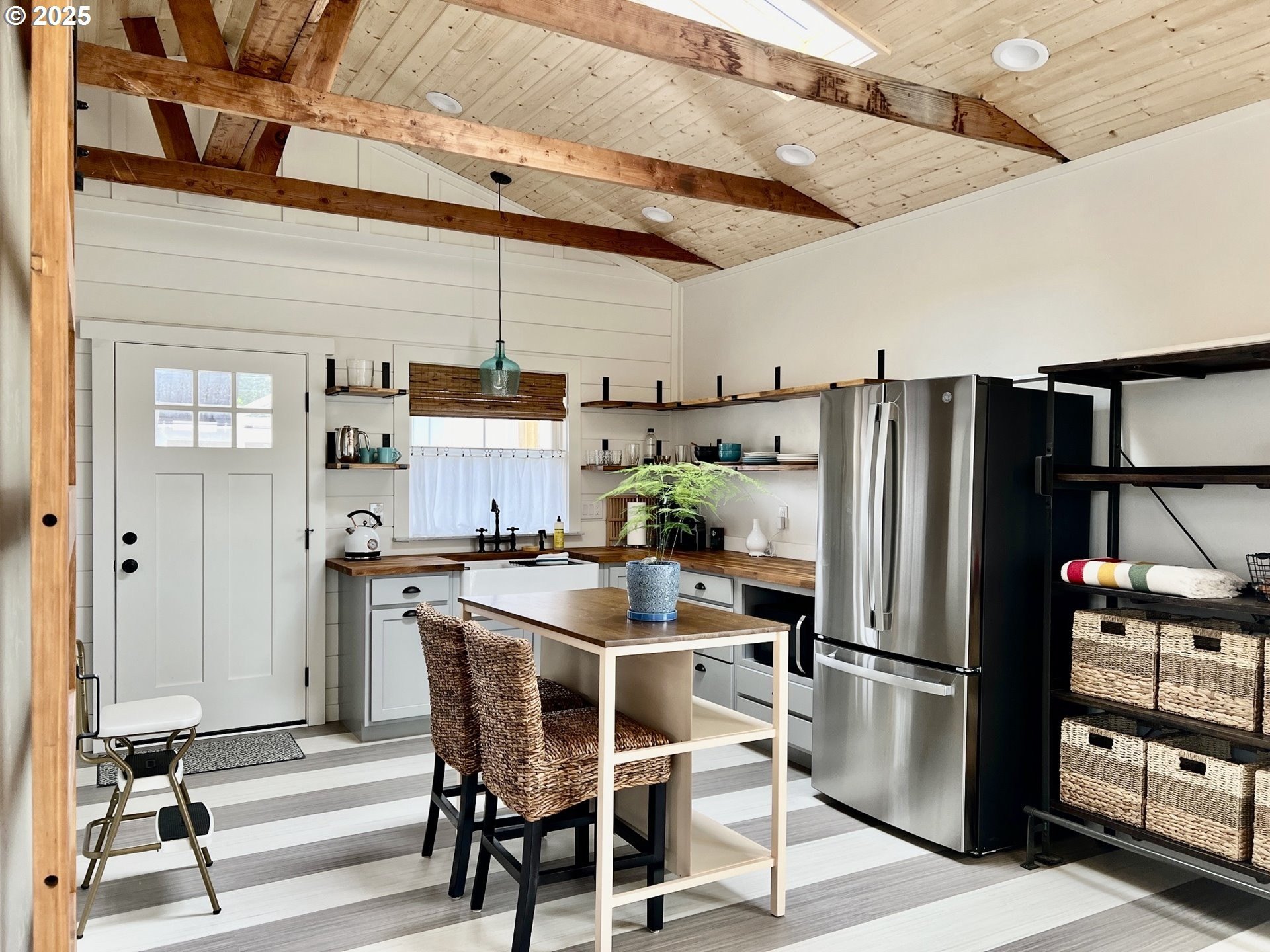 Brookings, Oregon, 97415, United States, 2 Bedrooms Bedrooms, ,2 BathroomsBathrooms,Residential,For Sale,2002477