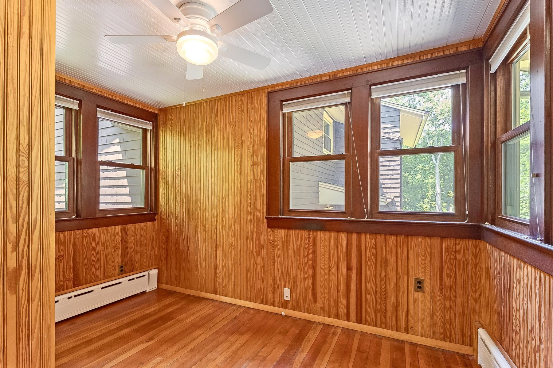  Authentic Craftsman-Style Property Offers Timeless Character - 物件實景