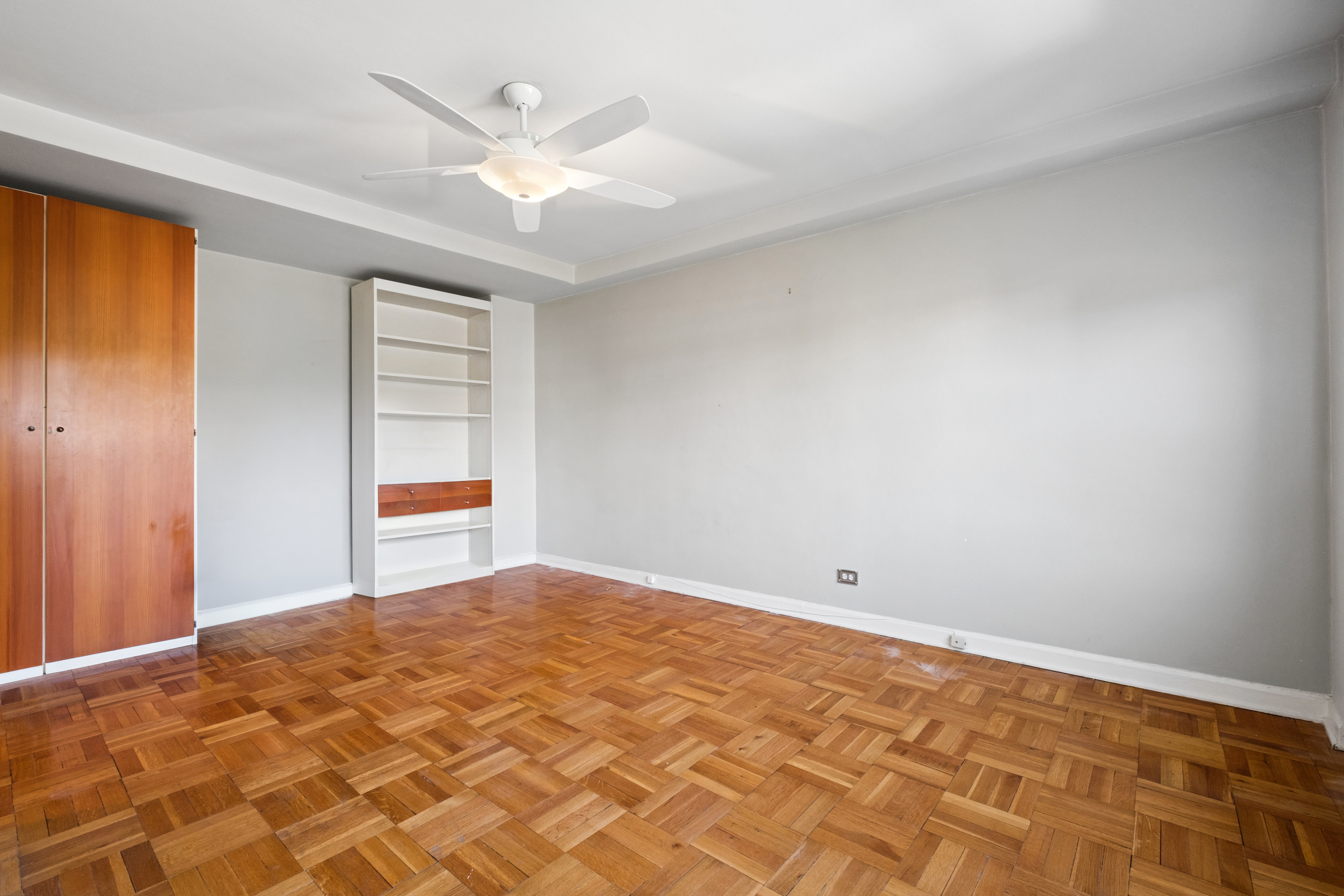 235 Garth Road - 物件實景