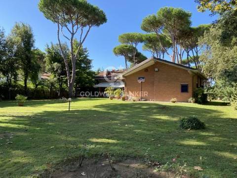 Via E. Malatesta, Forte dei Marmi, Lucca, 55042, IT, 7 Bedrooms Bedrooms, ,6 BathroomsBathrooms,Residential,For Sale,Via E. Malatesta,1676797