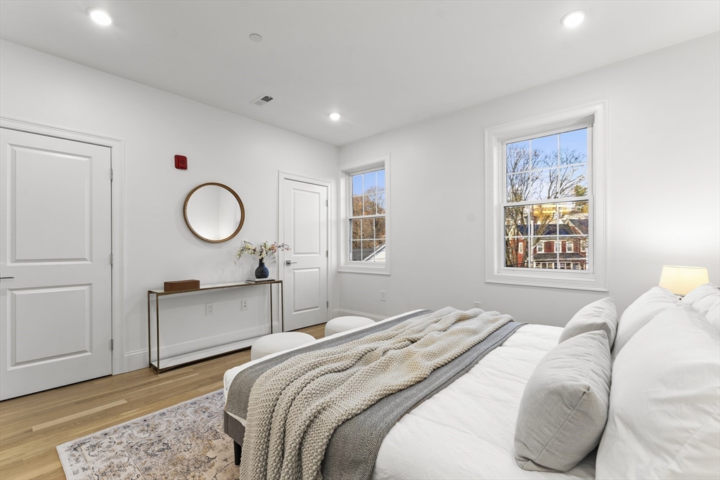 Marlborough, Massachusetts, 01752, United States, 2 Bedrooms Bedrooms, ,2 BathroomsBathrooms,Residential,For Sale,2000469