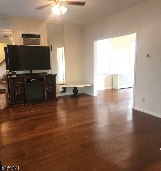 Linden City, New Jersey, 07036, United States, 4 Bedrooms Bedrooms, ,2 BathroomsBathrooms,Residential,For Sale,1890310