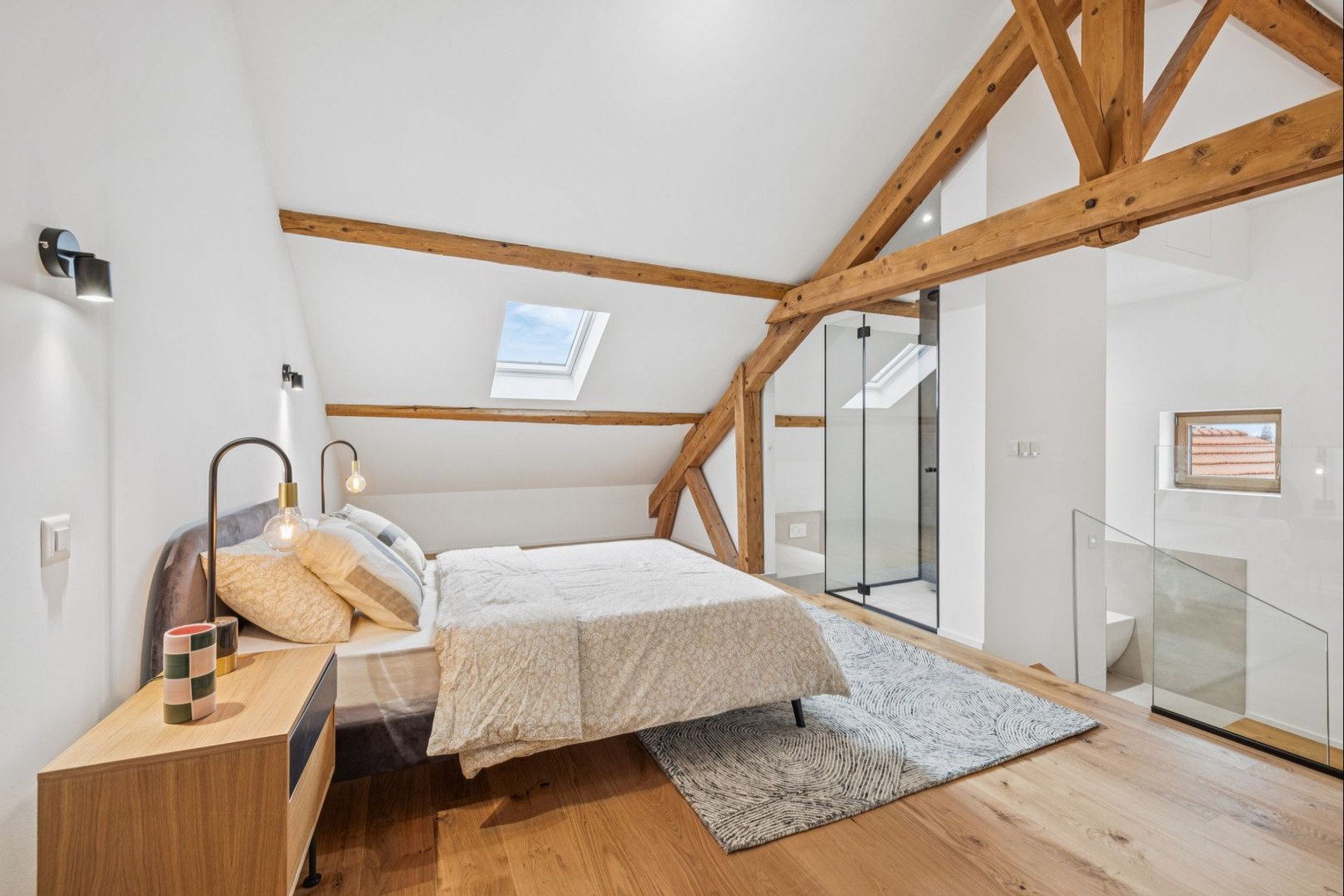  OFF-MARKET: FULLY RENOVATED VILLAGE HOUSE - LUXURY MATERIALS - 物件實景