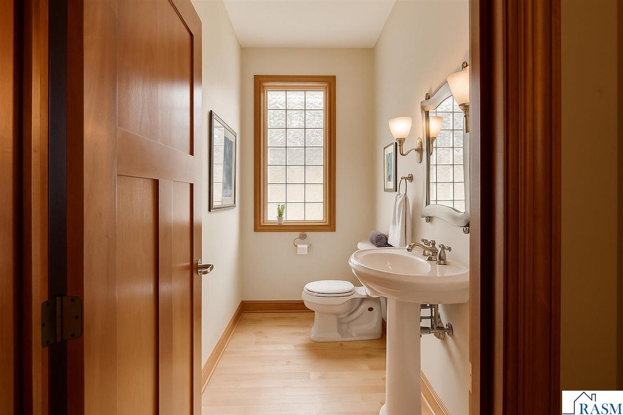 Mankato, Minnesota, 56001, United States, 3 Bedrooms Bedrooms, ,2 BathroomsBathrooms,Residential,For Sale,1982289