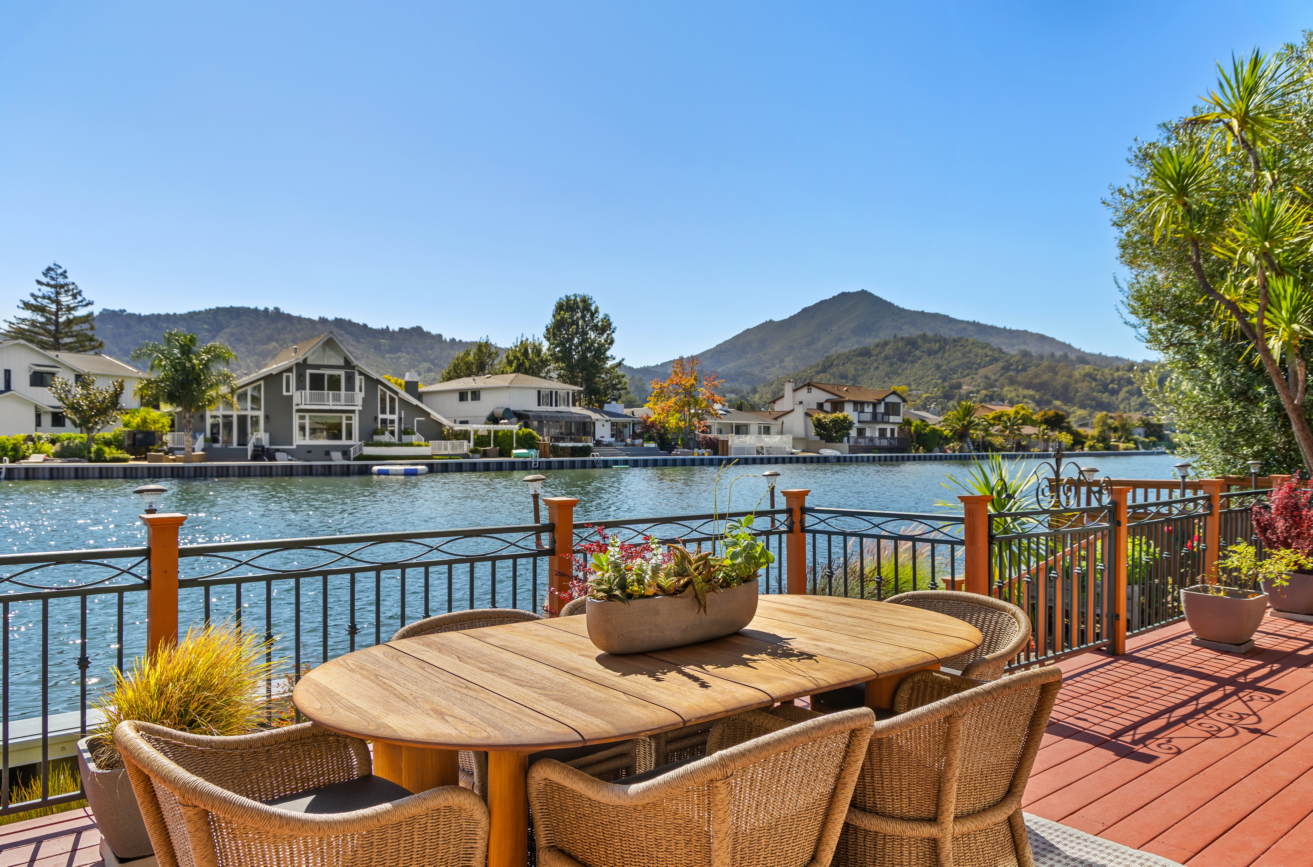  Waterfront Living on the Larkspur Lagoon - 物件實景