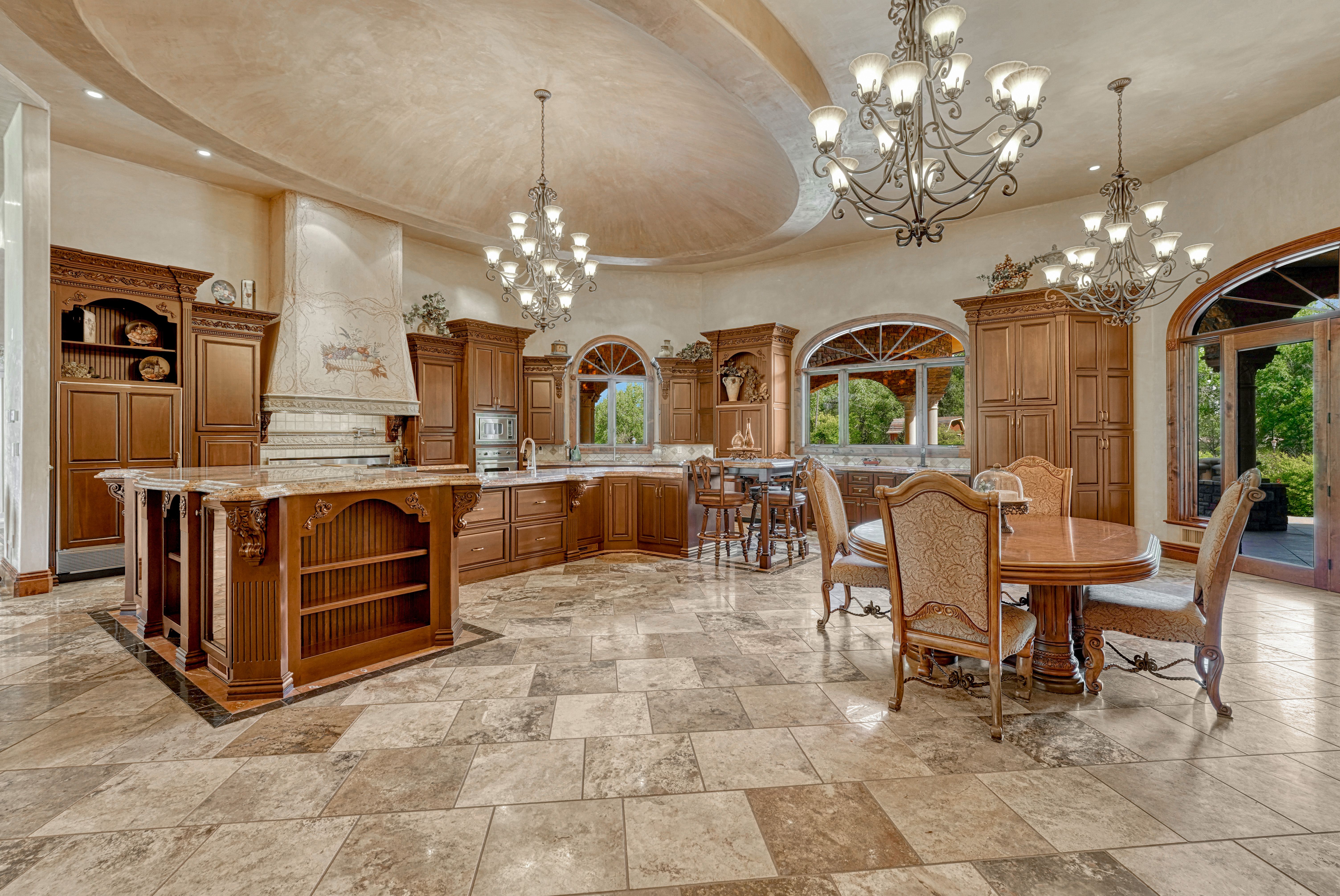  Extraordinary Estate on Pueblo