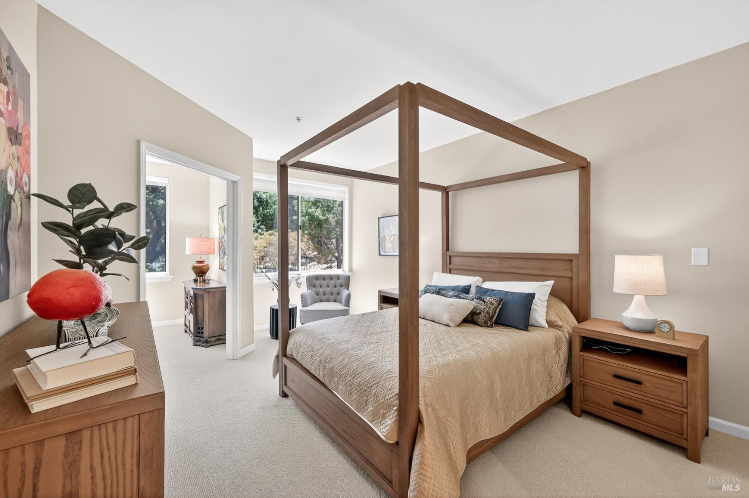 San Rafael, California, 94903, United States, 1 Bedroom Bedrooms, ,2 BathroomsBathrooms,Residential,For Sale,1896555
