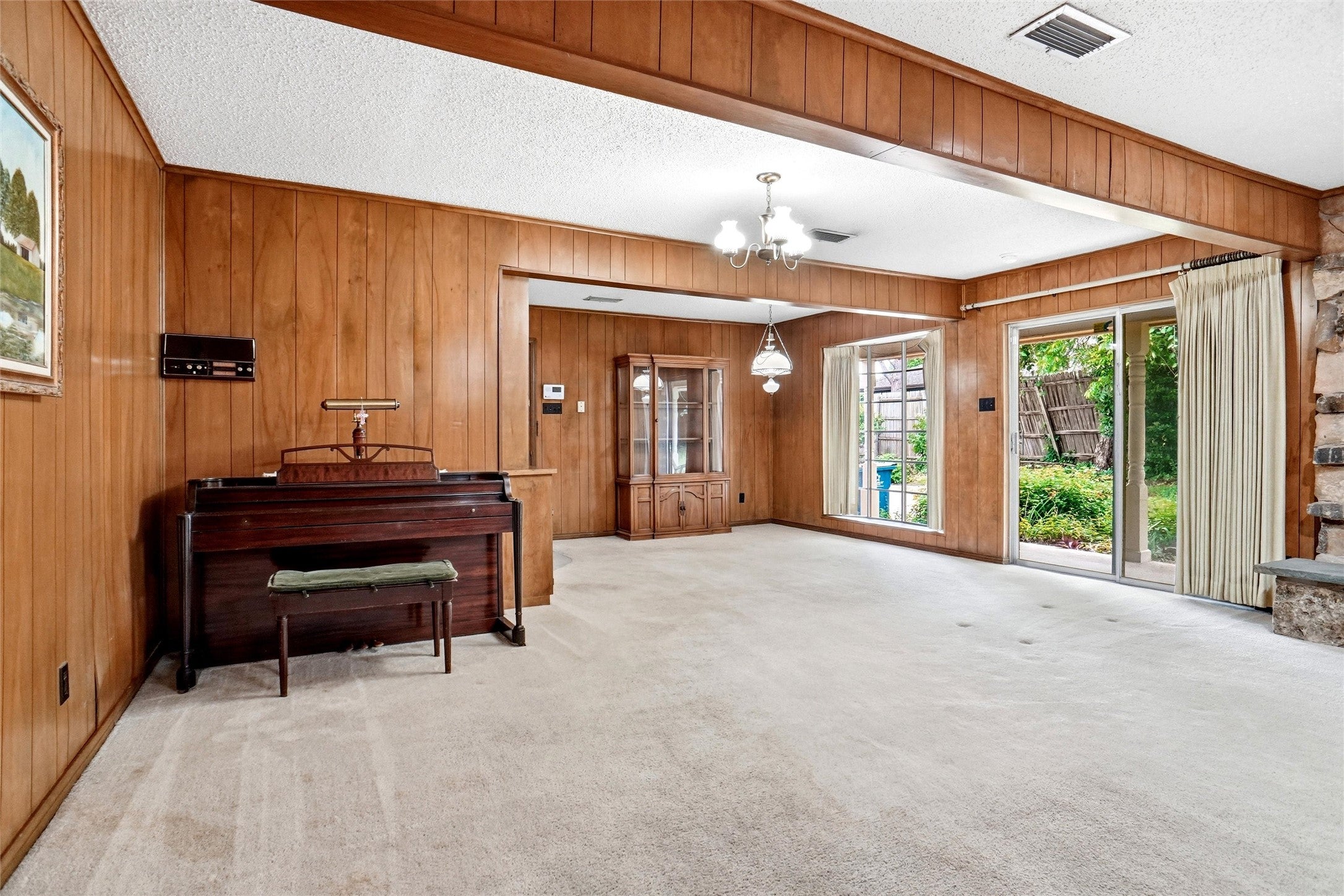 Grapevine, Texas, 76051, United States, 3 Bedrooms Bedrooms, ,2 BathroomsBathrooms,Residential,For Sale,2048071