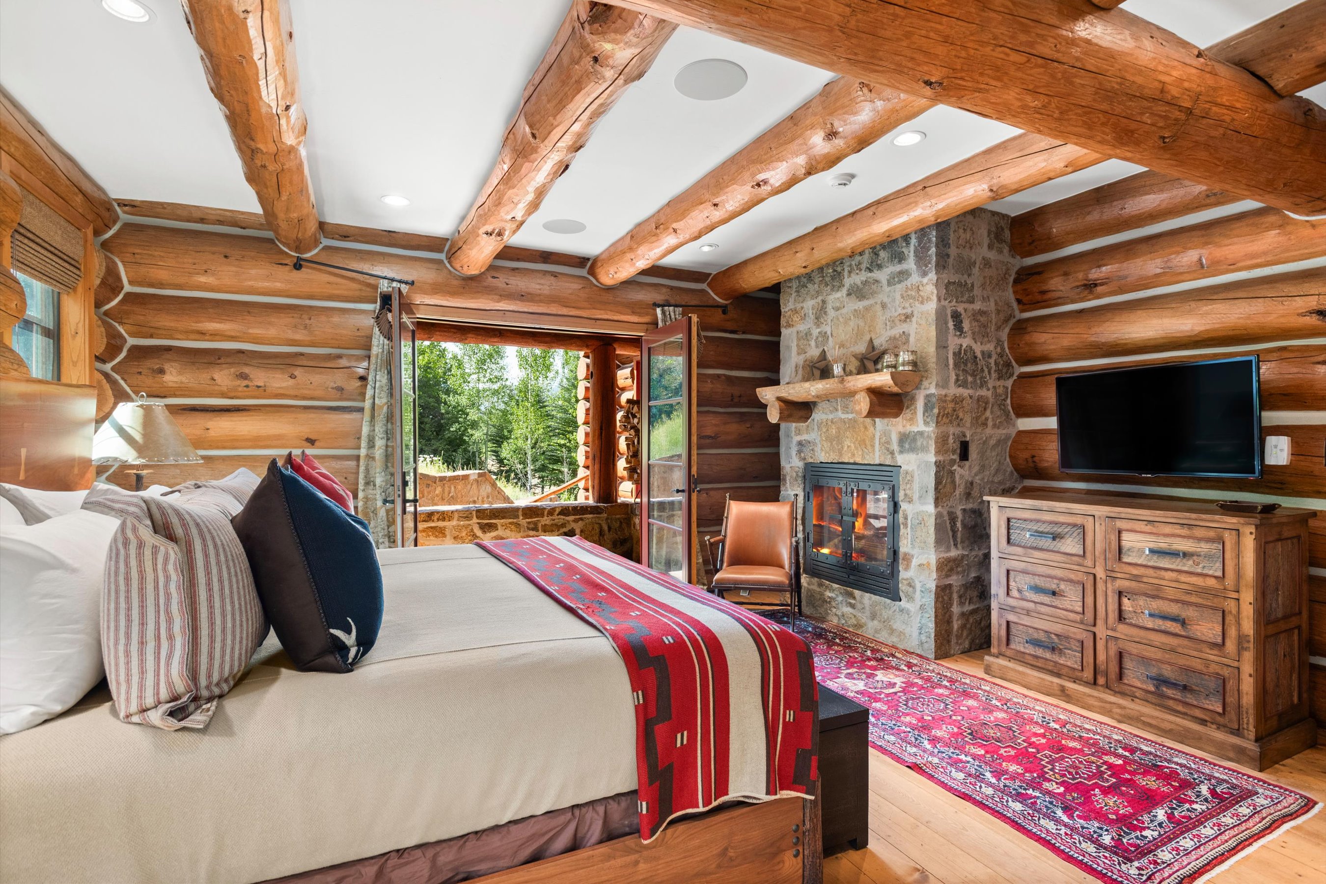  Timeless Log Home on 12+ Acres in Snowmass  Sweeping Mountain Views - 物件實景