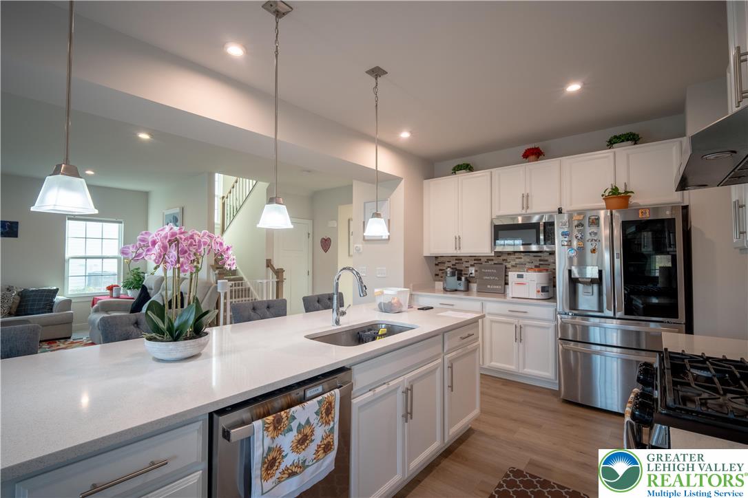 North Catasauqua Bor, Pennsylvania, 18032, United States, 4 Bedrooms Bedrooms, ,4 BathroomsBathrooms,Residential,For Sale,2001673